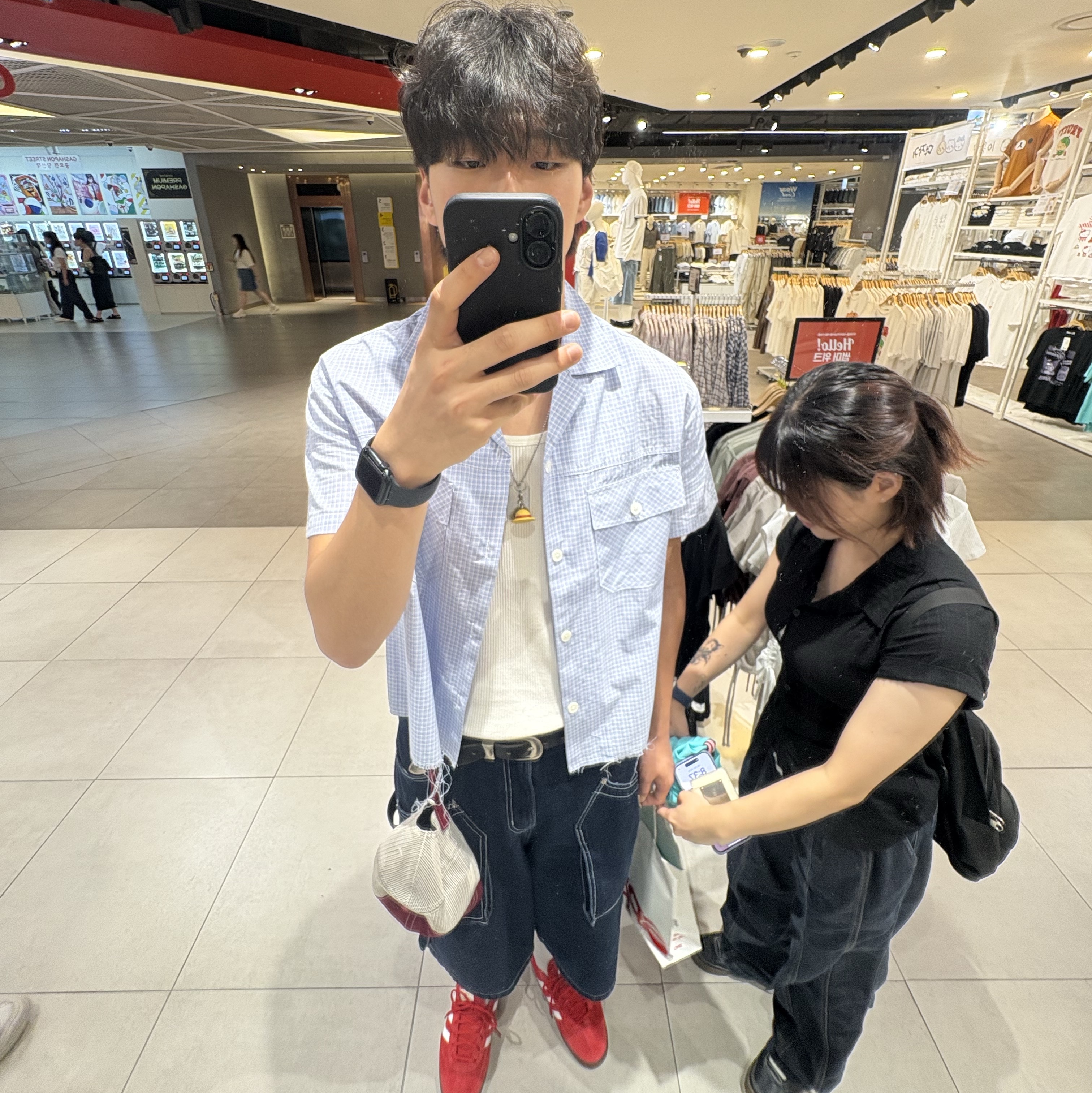 Flavorism Carpenter Bermuda Denim Pants Indigo, Haleine Open Collar Check Shirt Blue 착용 스타일