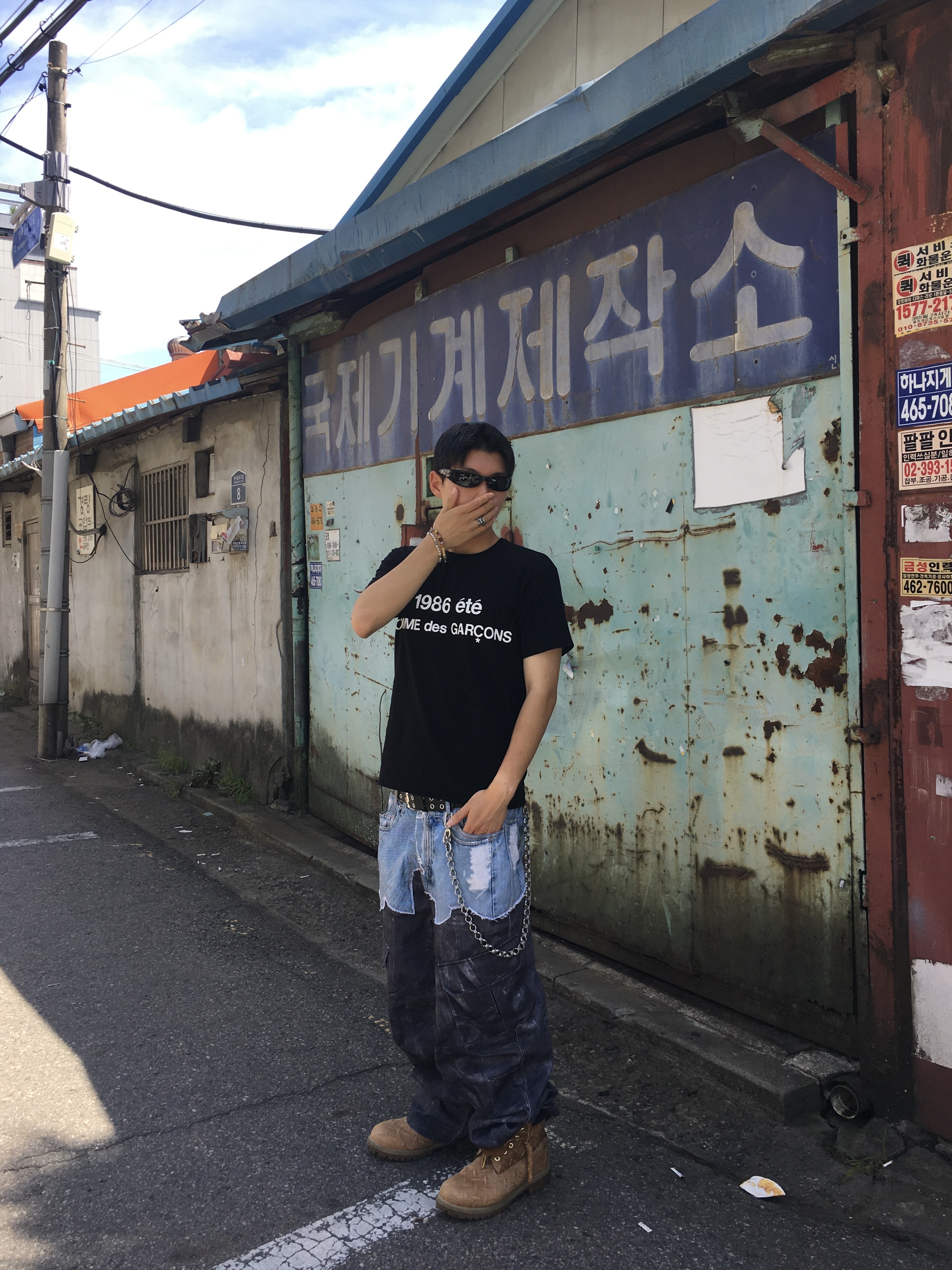 CDG 1986 Comme des Garcons T-Shirt Black 착용 스타일 - 2