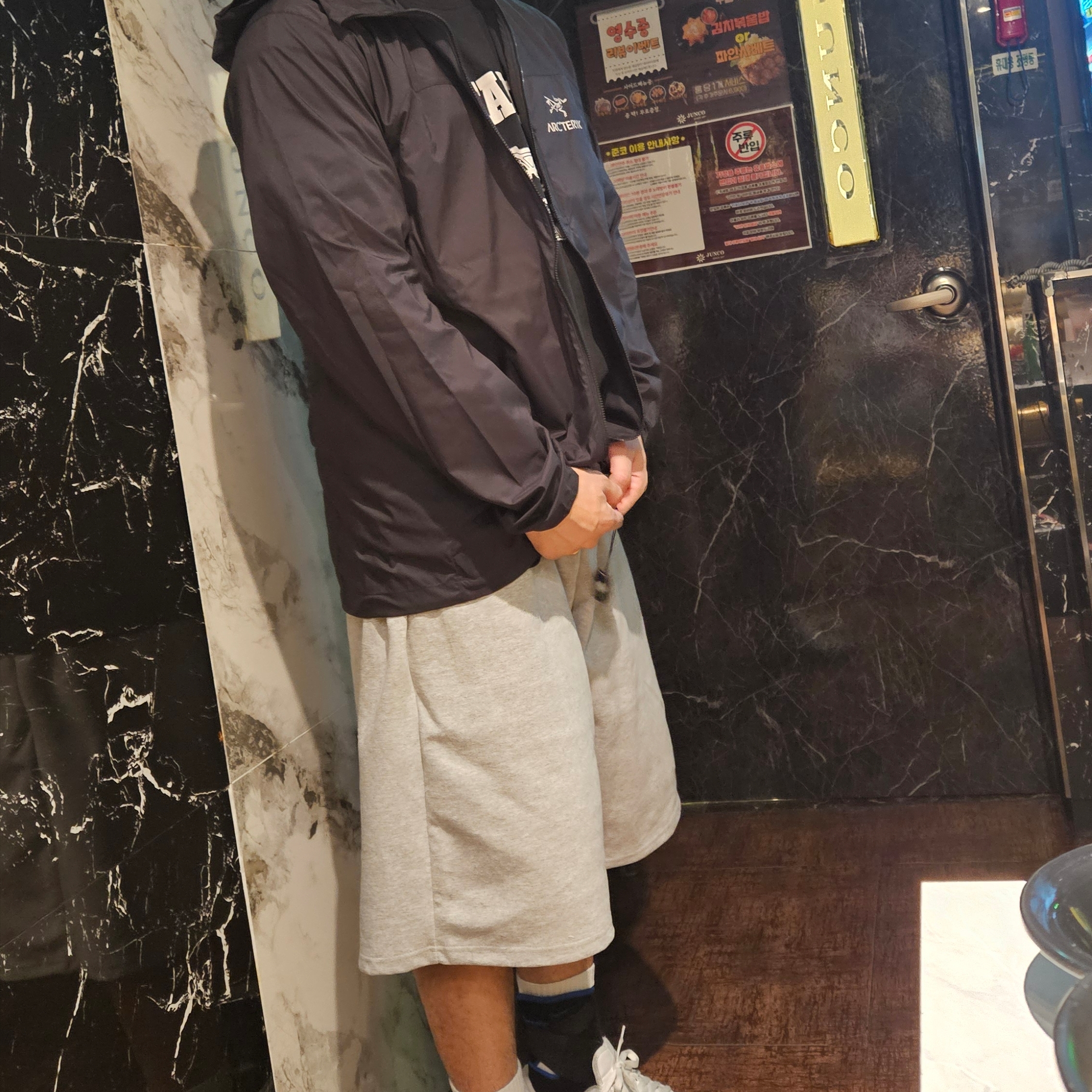 Arc'teryx Squamish Hoody Black 착용 스타일 - 2