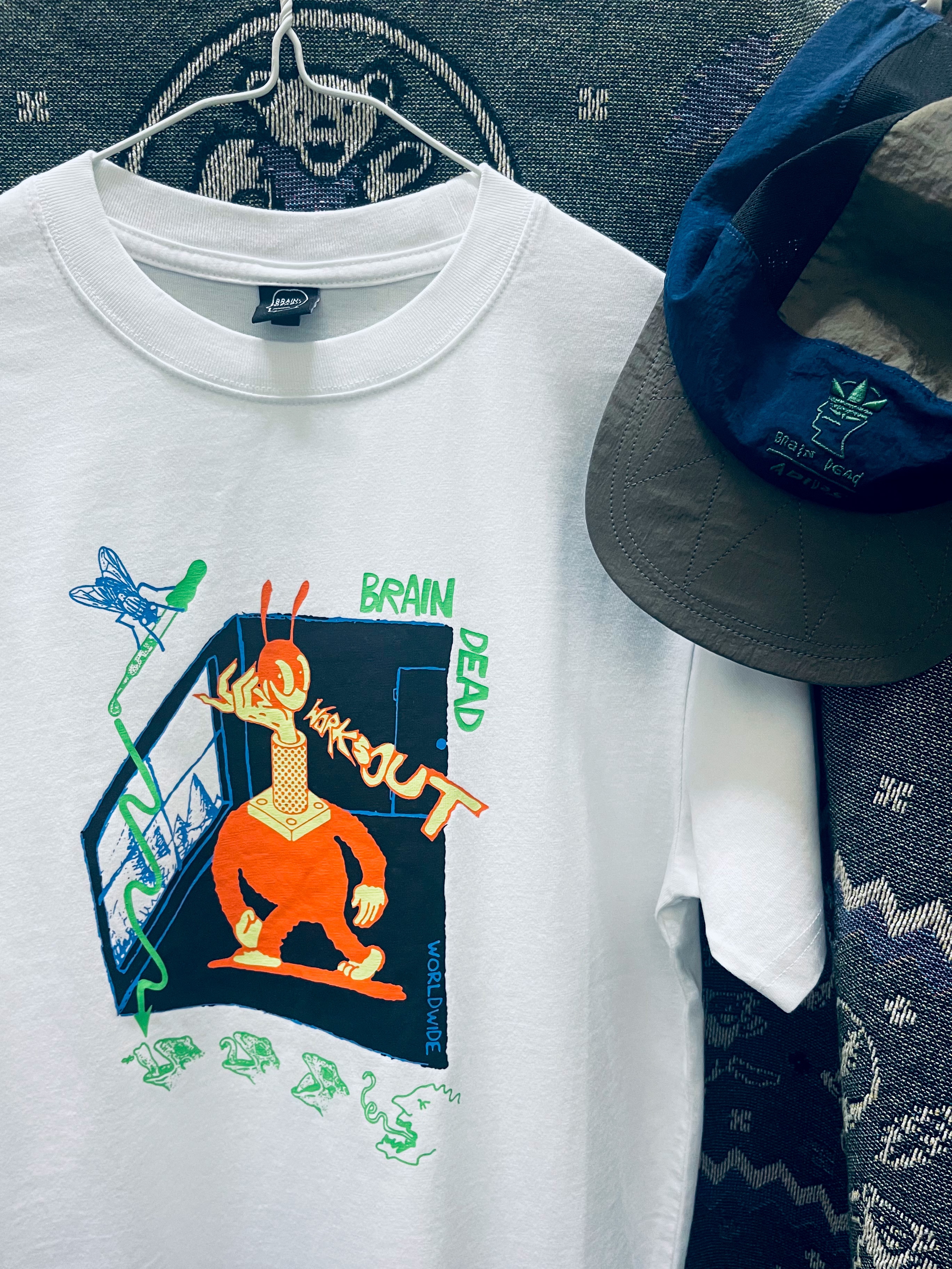 Adidas x Brain Dead Cap Black Collegiate Navy, Thisisneverthat x Grateful Dead Iconography Tapestry Blanket Mud 착용 스타일