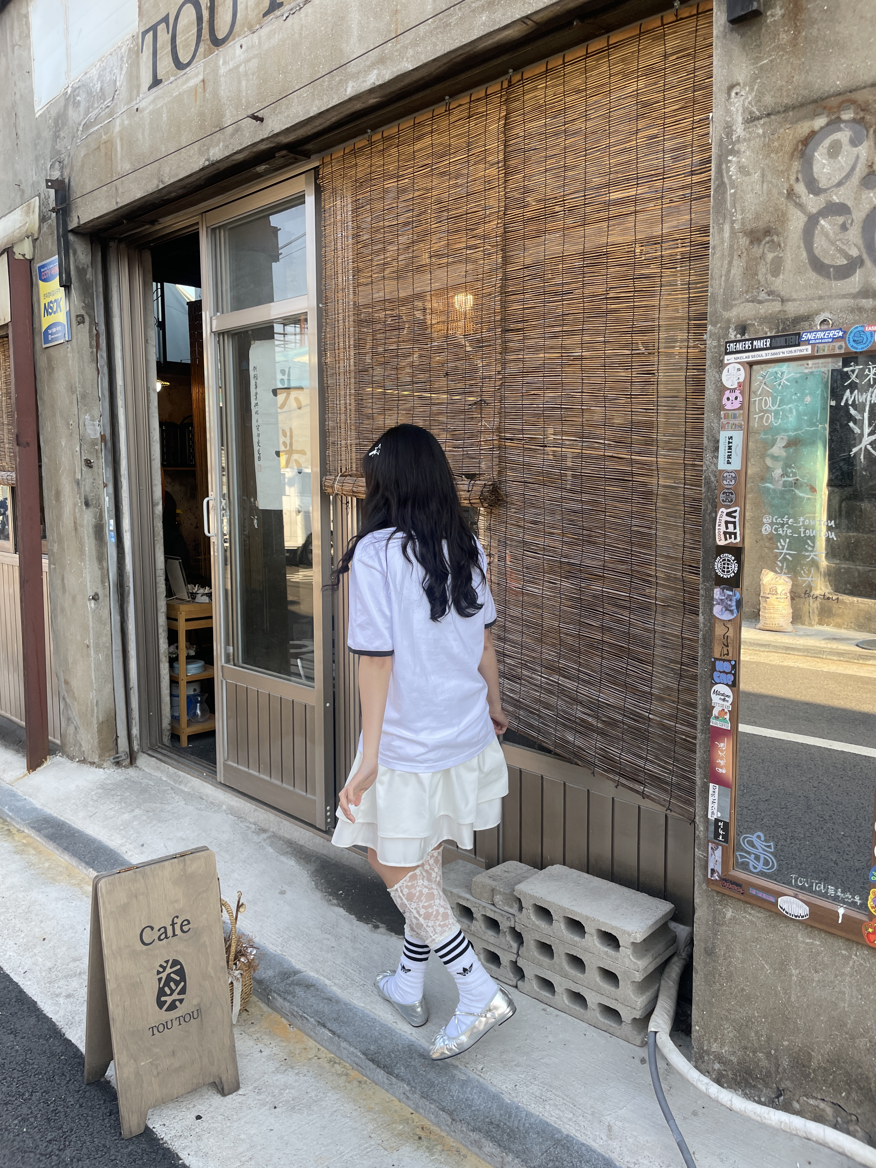 SLOW RECORD HOUSE Unisex RECORD Ringer Tee White 착용 스타일 - 8