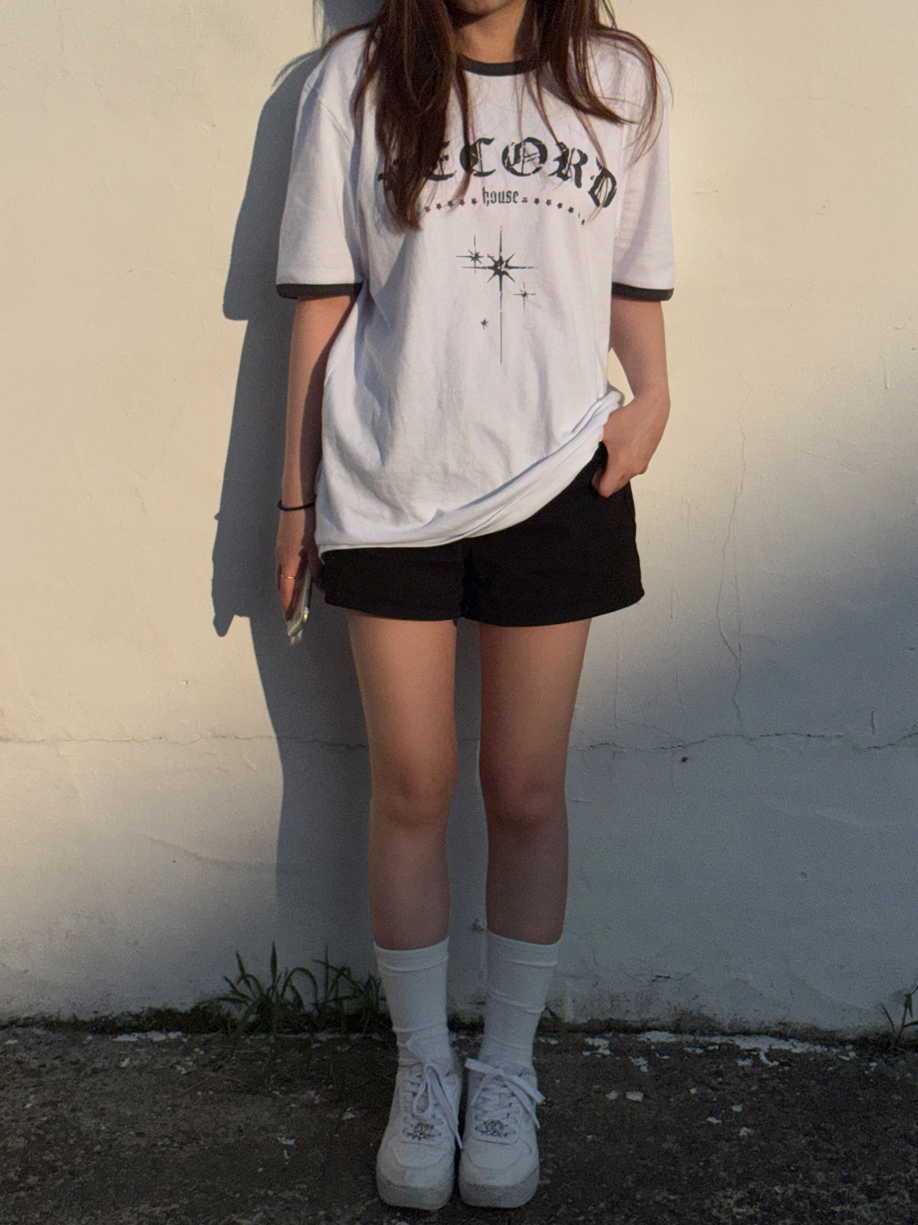 SLOW RECORD HOUSE Unisex RECORD Ringer Tee White 착용 스타일 - 7