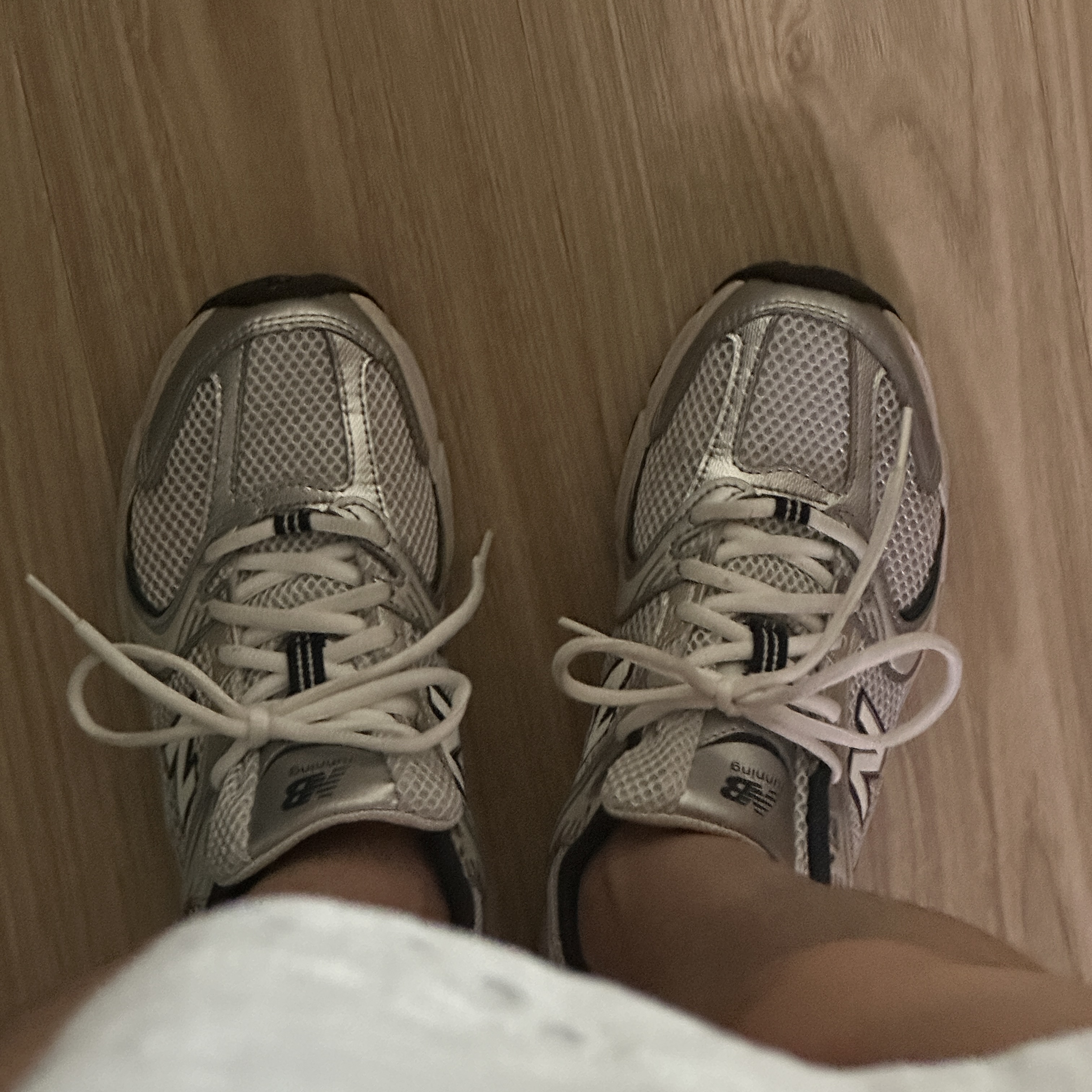 New Balance 530 Steel Grey 착용 스타일