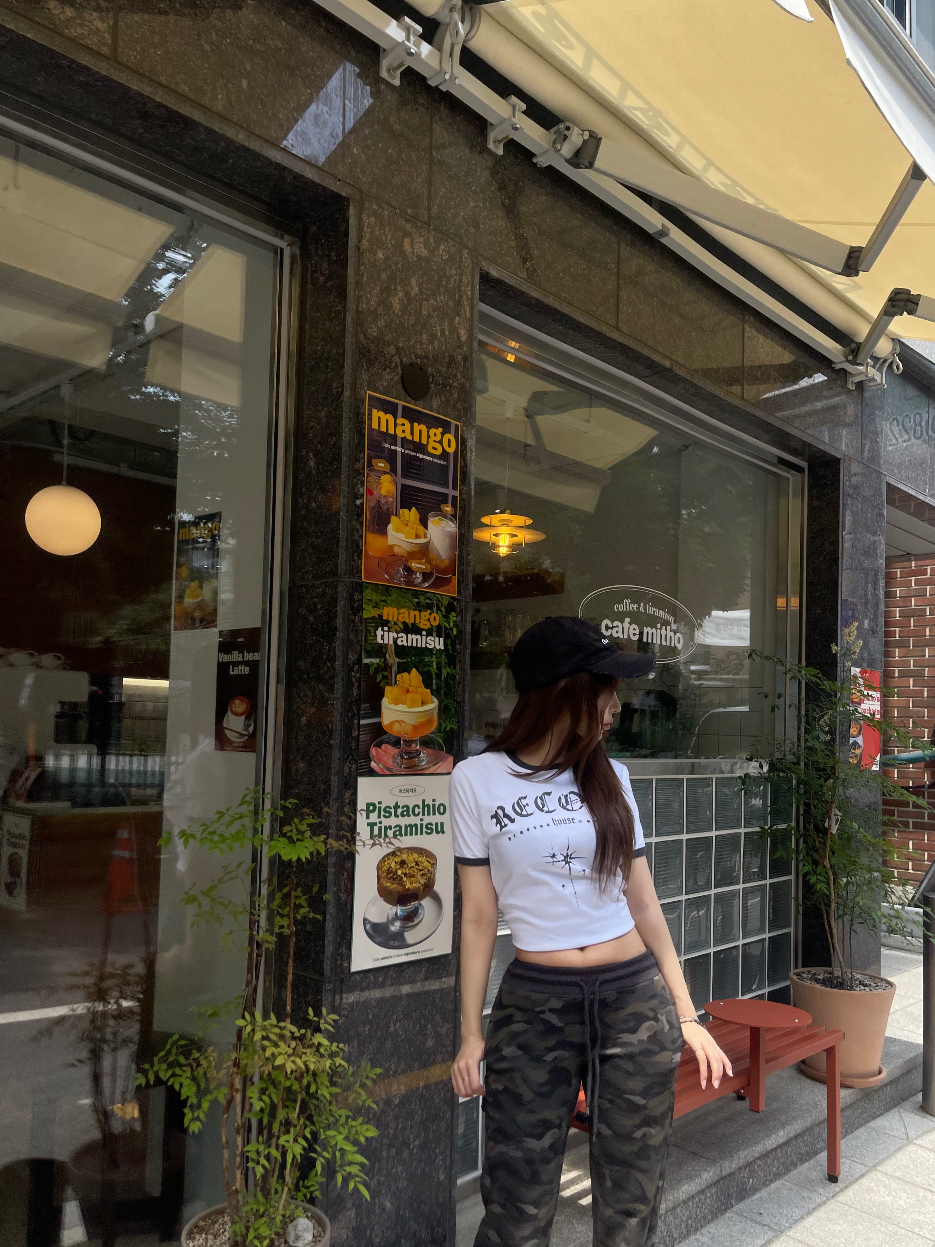 SLOW RECORD HOUSE Unisex RECORD Ringer Tee White 착용 스타일 - 3