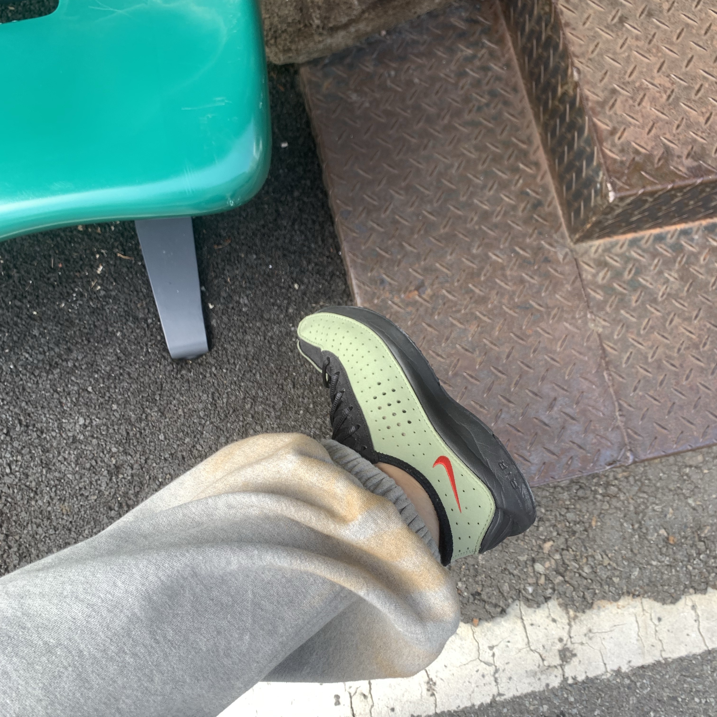 (W) Nike Air Superfly Oil Green Black 착용 스타일 - 4
