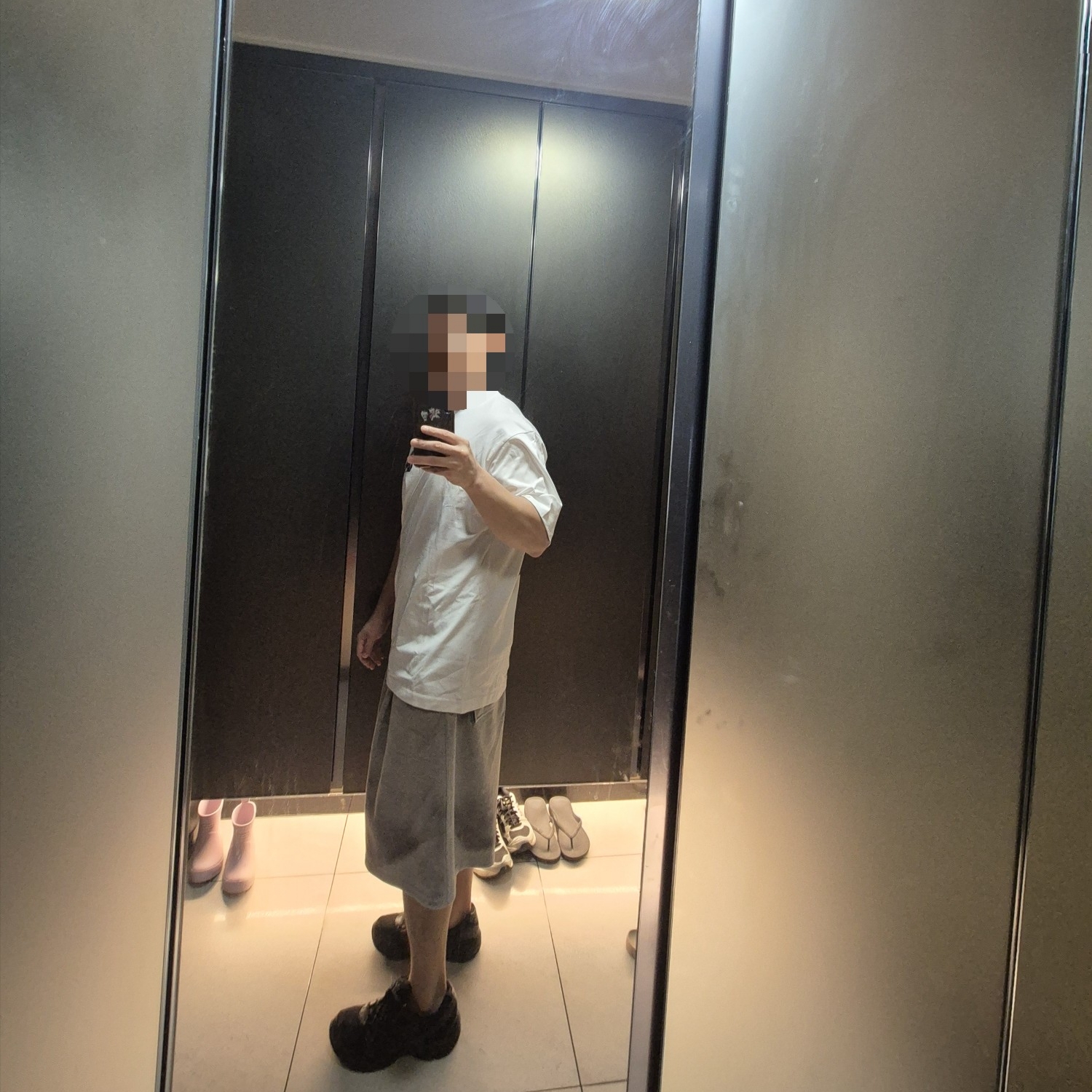 Palace Tri-Vex T-Shirt White Pink - 25SS 착용 스타일 - 3