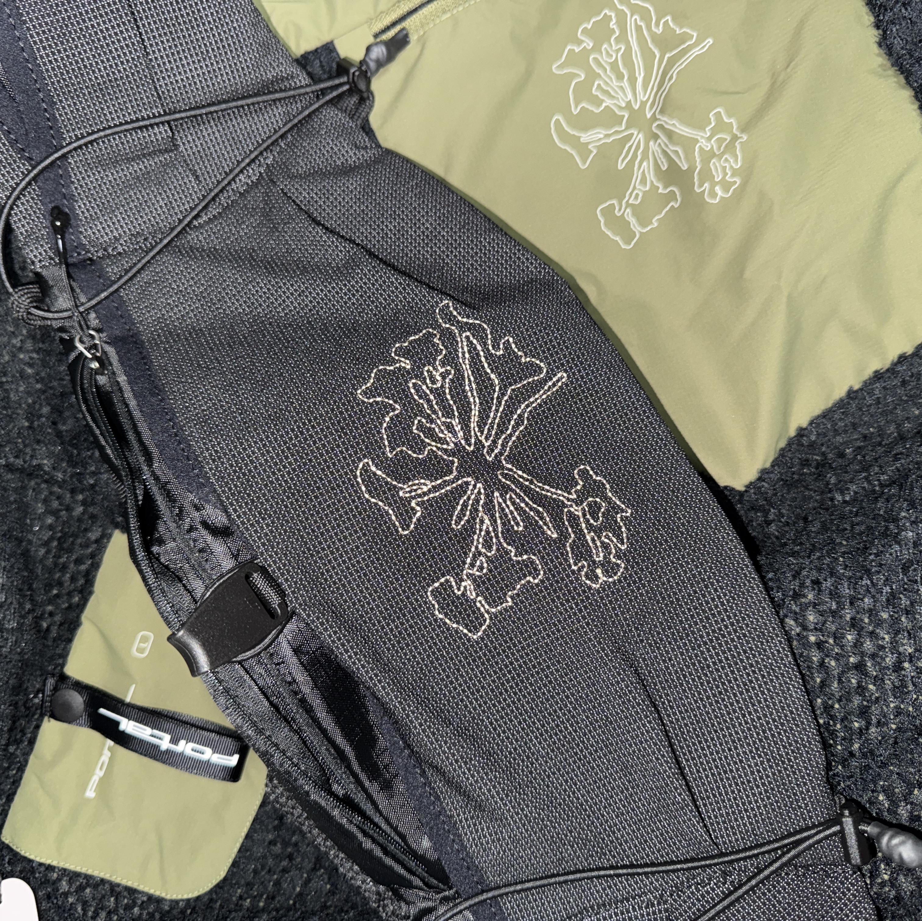 Portal Borders Cargo Belt Silent Storm 착용 스타일