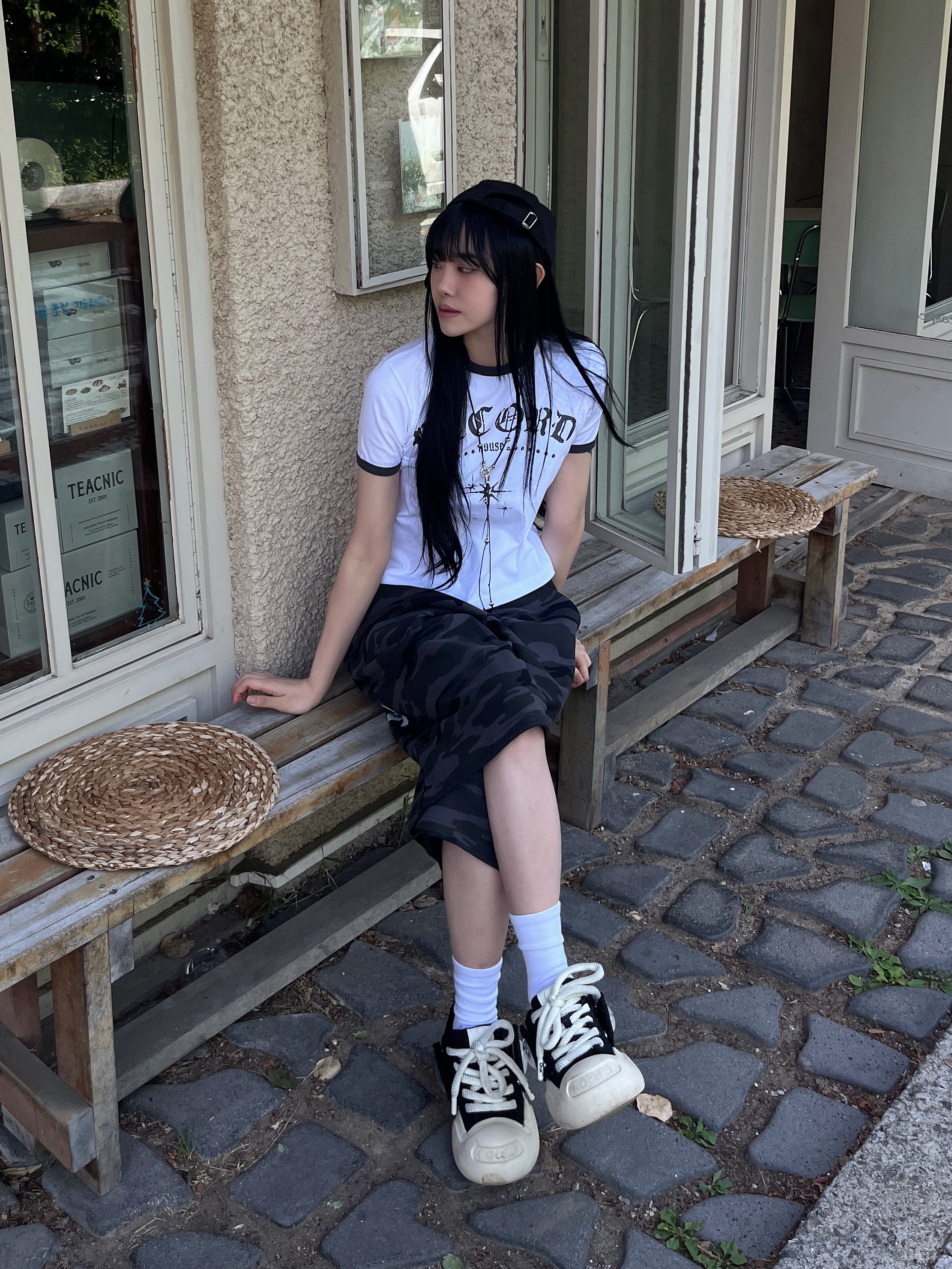SLOW RECORD HOUSE Unisex RECORD Ringer Tee White, SLOW RECORD HOUSE 04 Bermuda Sweat Pants Camo Charcoal 착용 스타일 - 5