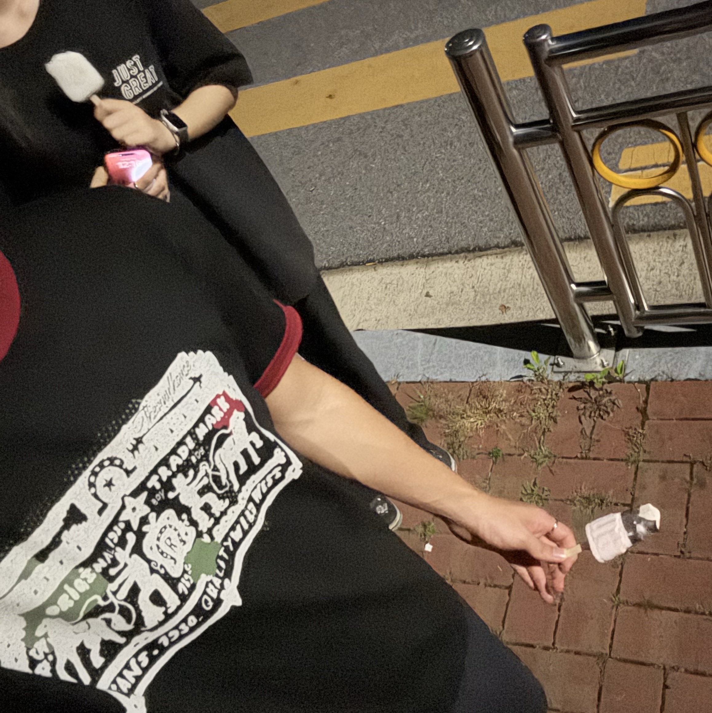 [KREAM 단독] Thevinylhouse Cowboy Pictogram Ringer Tee Black 착용 스타일 - 2