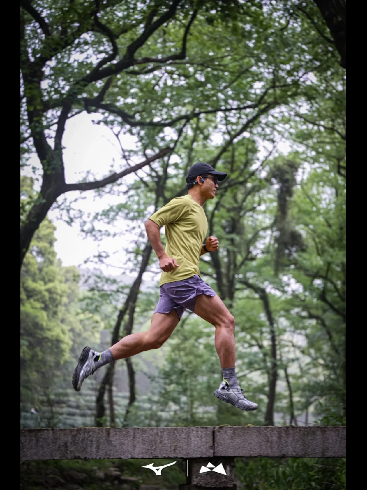 Mizuno Racer Trail SE Silver Grey, (W) Nike Air Superfly Metallic Silver and Black 착용 스타일 - 9