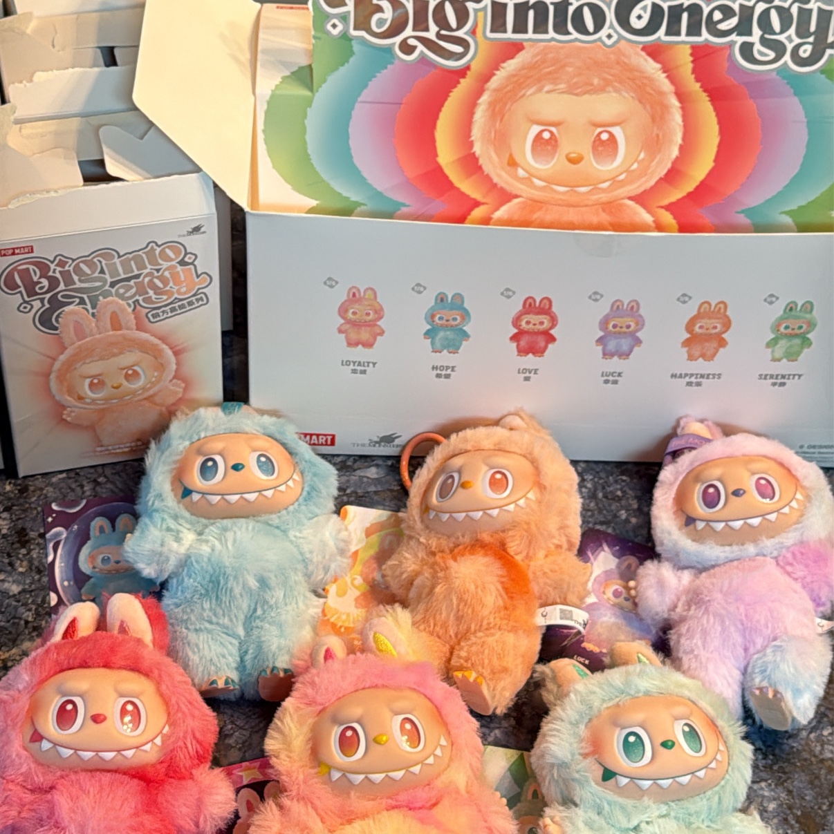 Pop Mart Labubu The Monsters Highlight Series Sealed Case (6 Blind Boxes) 착용 스타일