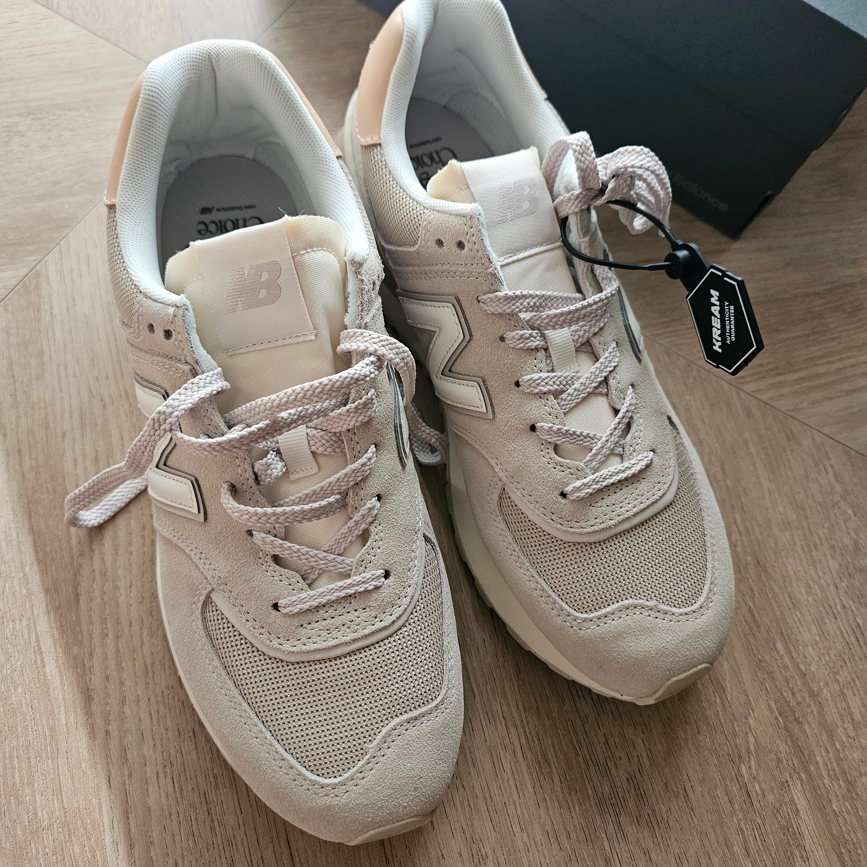 New Balance 574 Legacy White Cream 착용 스타일