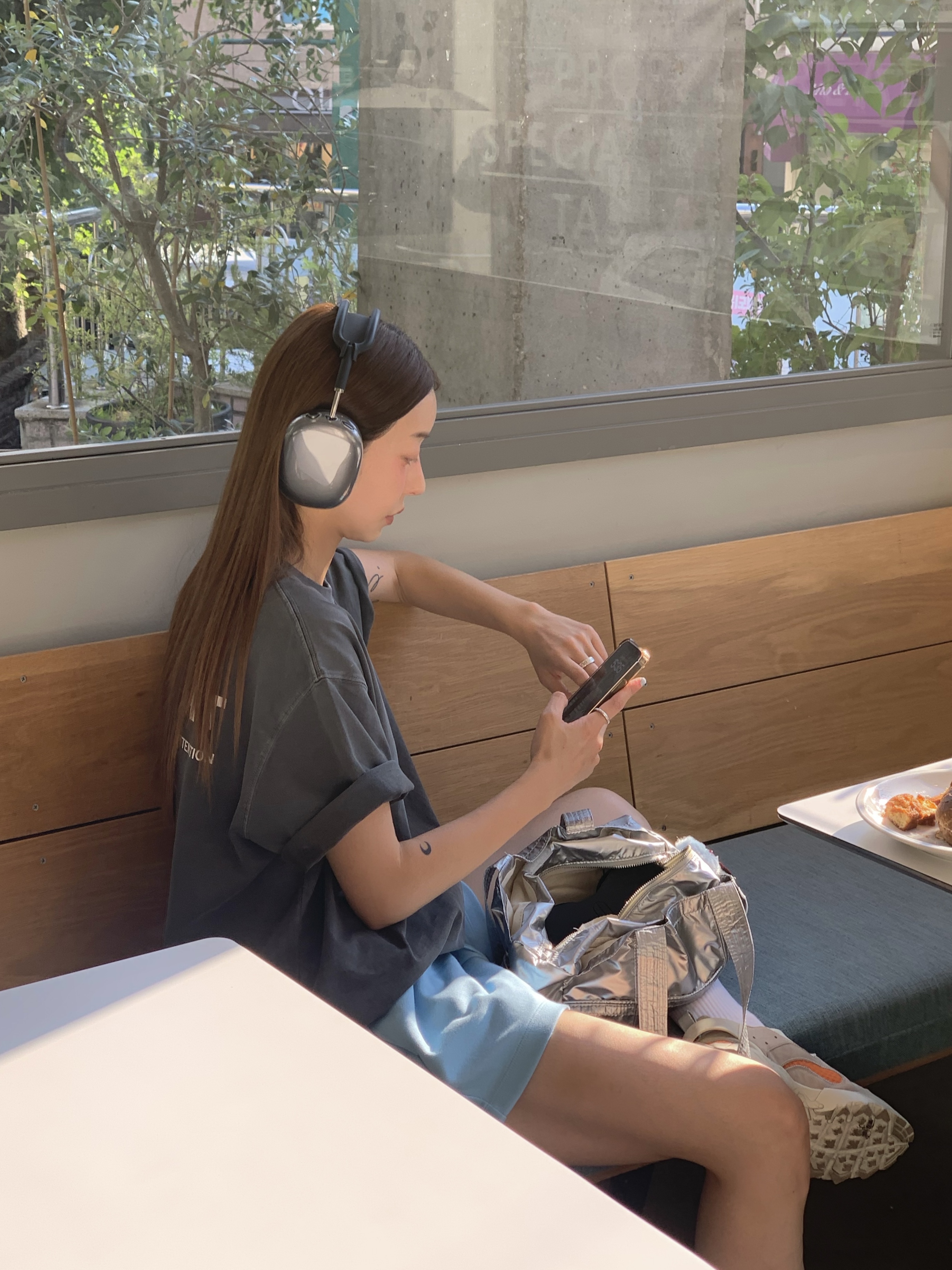 Apple AirPods Max Lightning Space Gray (Korean Ver.), Roa Hiking Rozes Sand Orange 착용 스타일 - 10