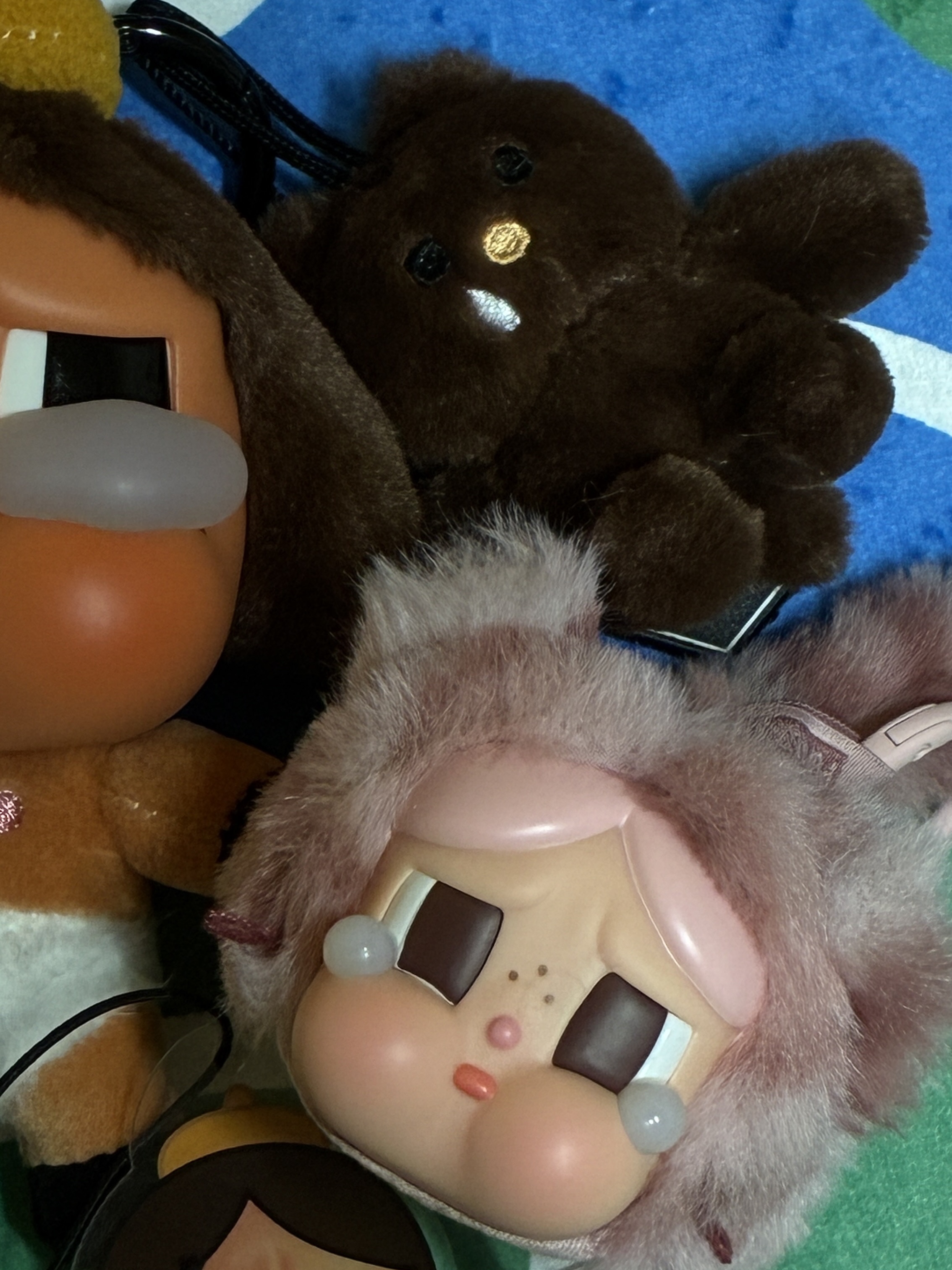 Pop Mart Crybaby Crying Again Series Plush Keyring Baby Brown (Opened Case), Pop Mart Crybaby Wild But Cutie Series Vinyl Plush Pendant (6 Blind Boxes) 착용 스타일 - 3