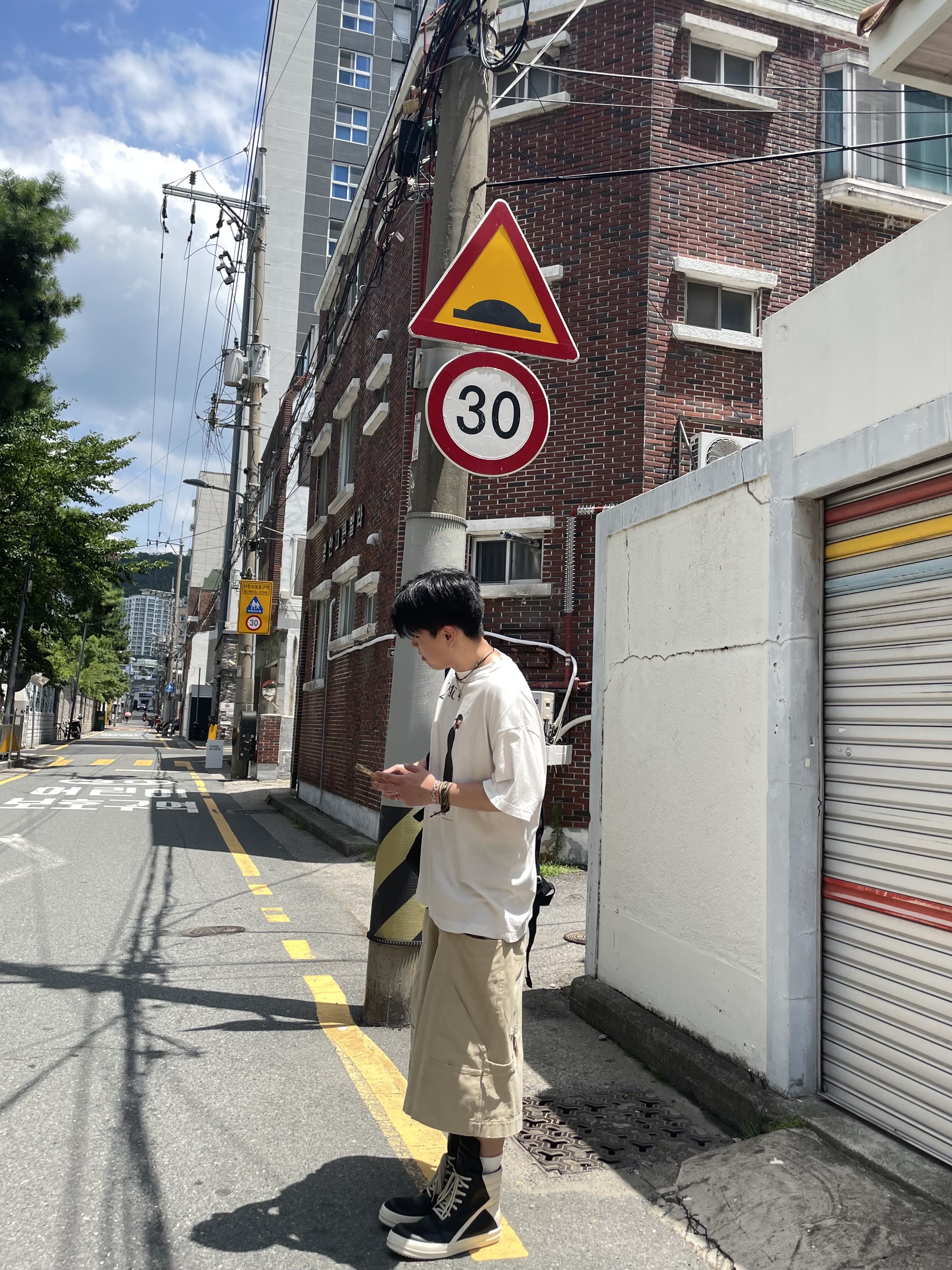 Saint Mxxxxxx x 2Pac S/S T-Shirt White - 25SS, qAp VTG Work Pants Beige 착용 스타일 - 2