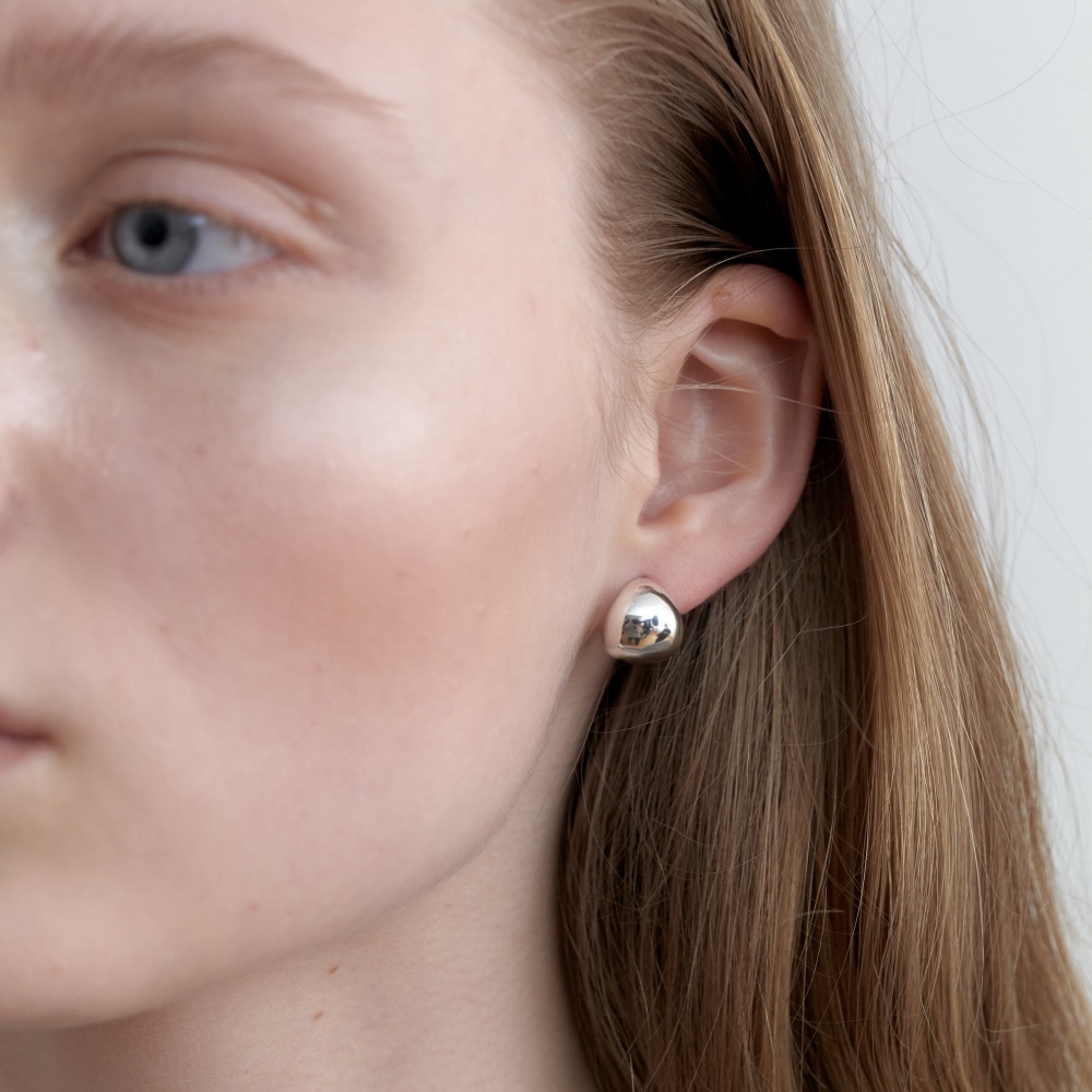 러브미몬스터 [실버] 볼드 문 귀걸이 실버(lovememonster [Silver] Bold Moon Earrings  Silver) - 2