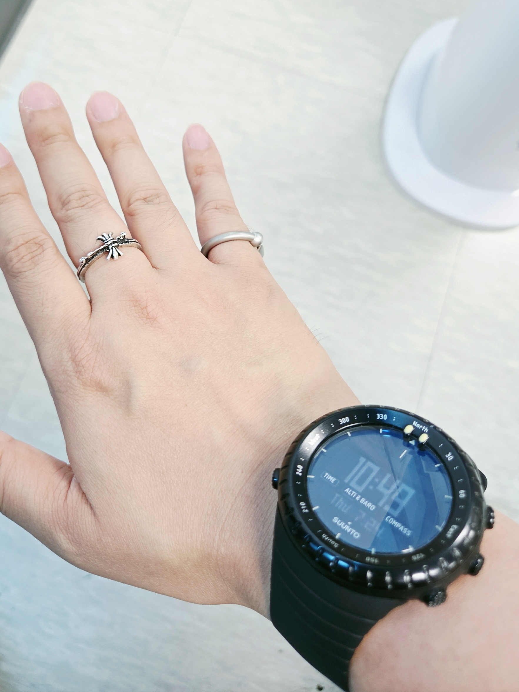 Suunto Core 49.1mm Aluminium Black (Korean Ver.), Quarqor #5117 Ring 착용 스타일 - 2