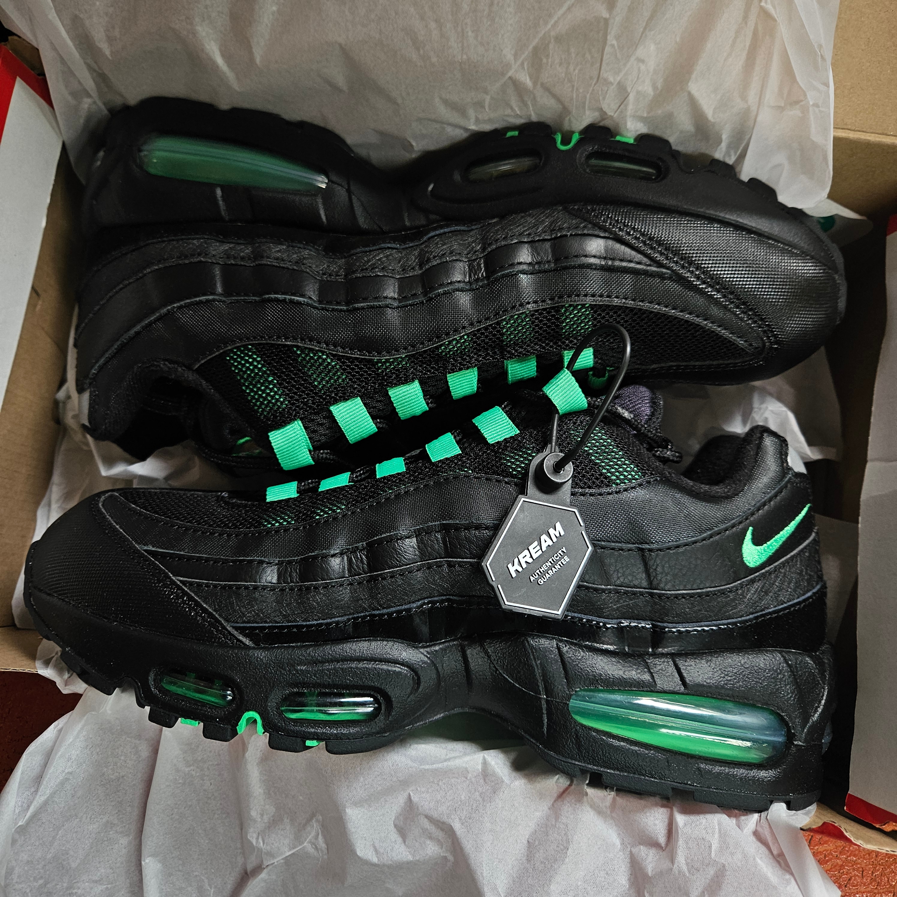 Nike Air Max 95 OG Black Pearl Grey 착용 스타일