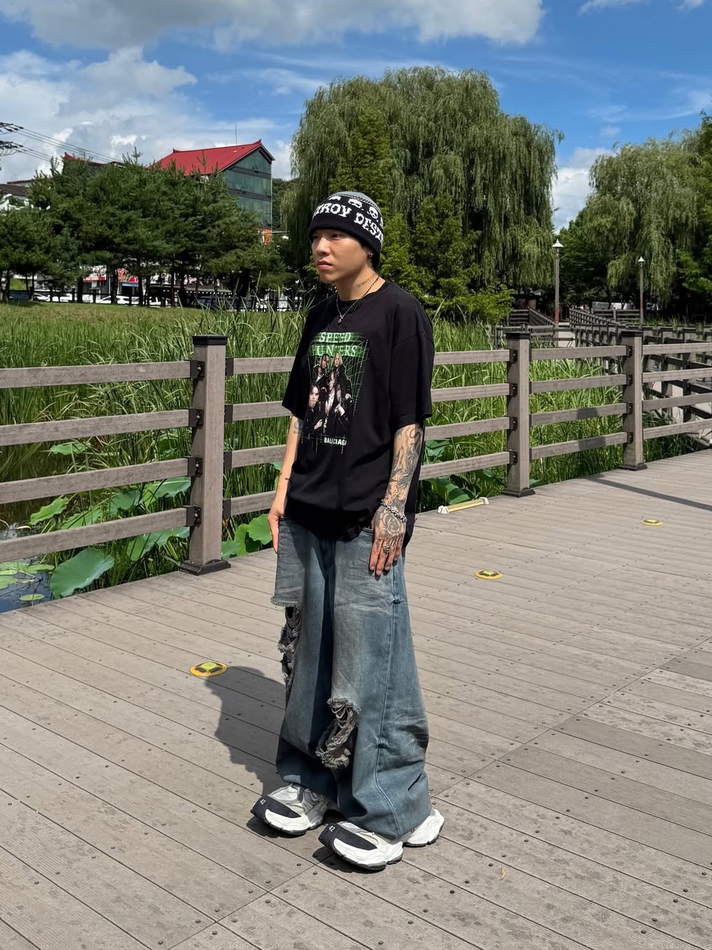 BLR Destroyed Oil Washed Wide Denim Pants Light Blue, Balenciaga Cargo Sneakers White Grey 착용 스타일 - 3