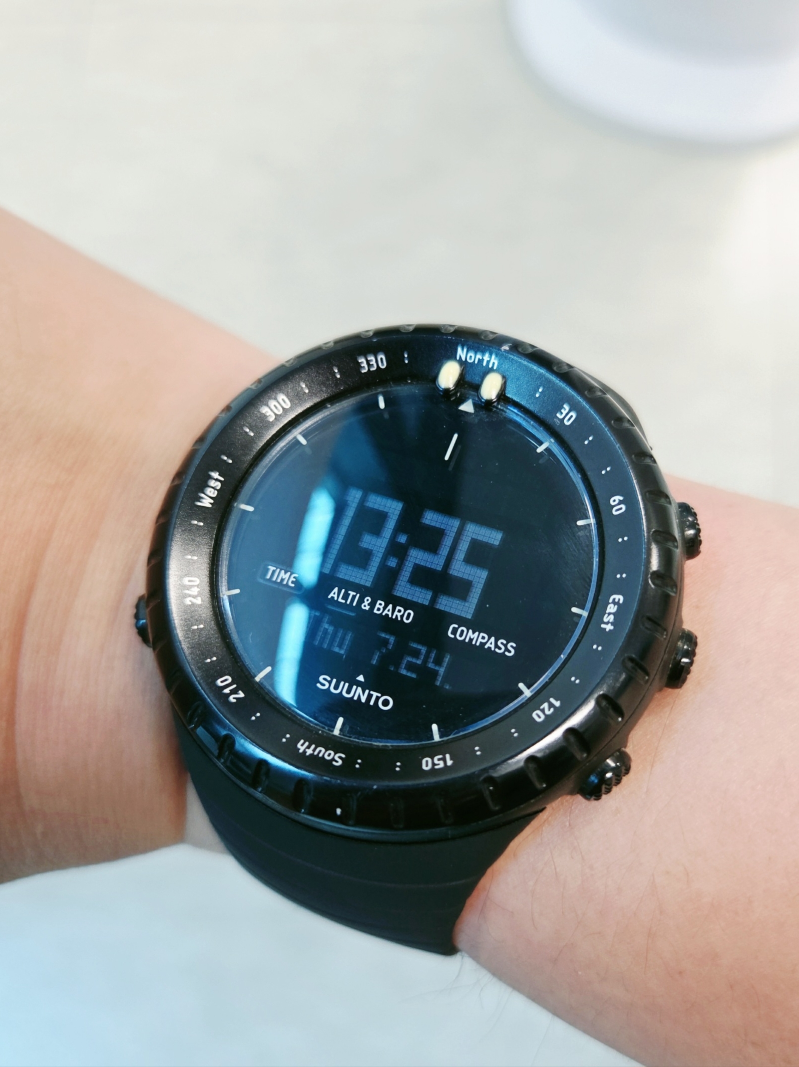 Suunto Core 49.1mm Aluminium Black (Korean Ver.), Quarqor #5117 Ring 착용 스타일 - 1