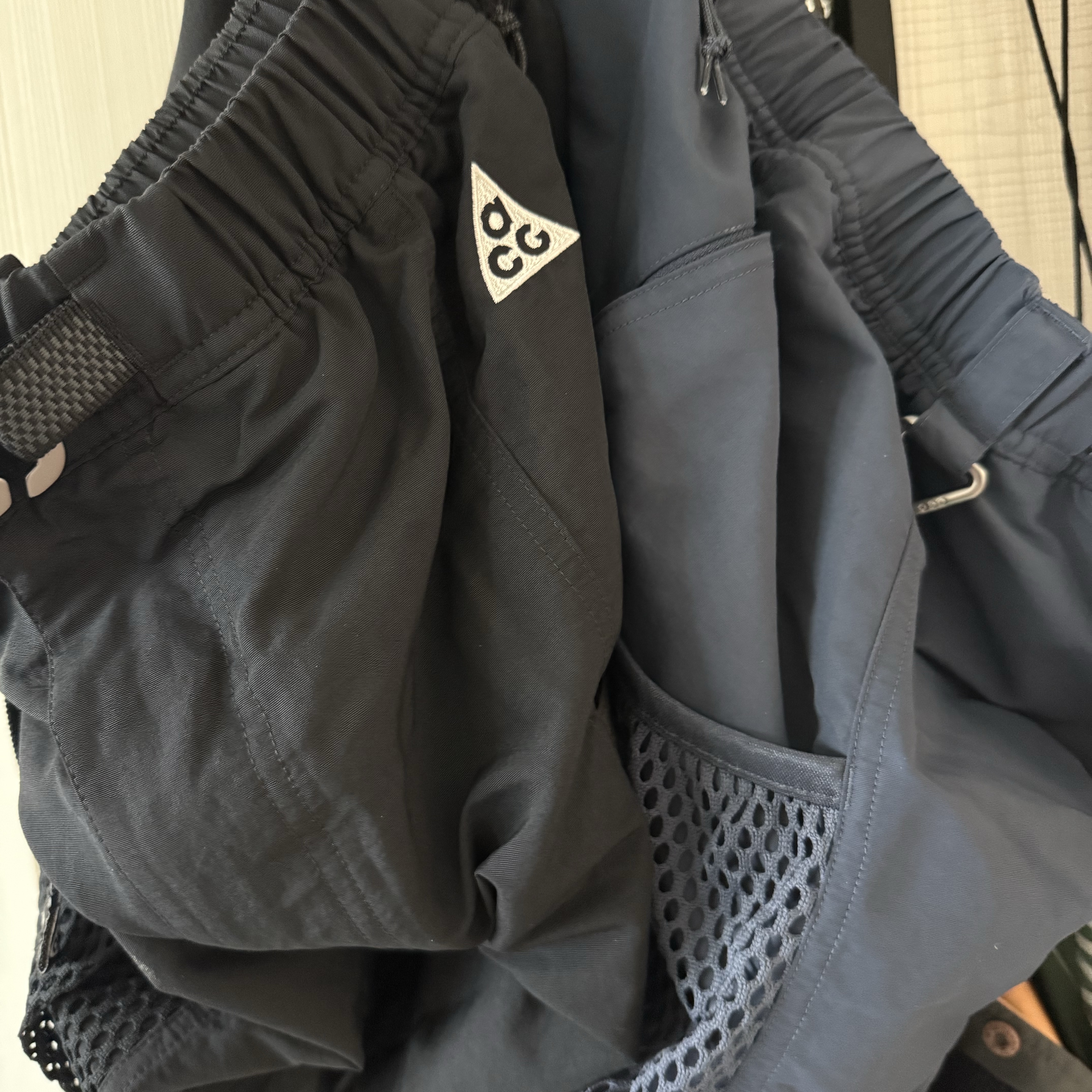 Nike ACG Snowgrass Cargo Shorts Black - Asia 착용 스타일