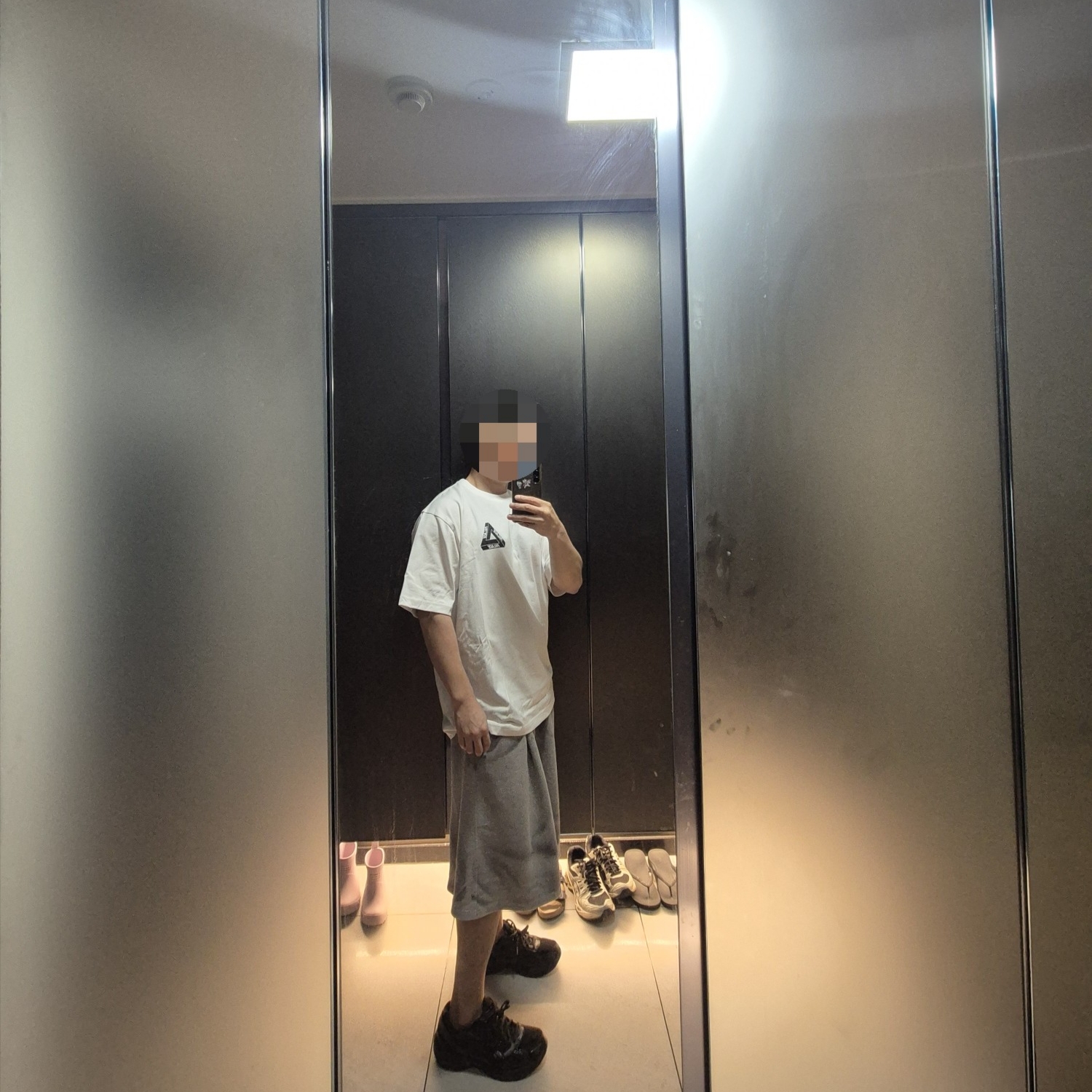 Palace Tri-Vex T-Shirt White Pink - 25SS 착용 스타일 - 2