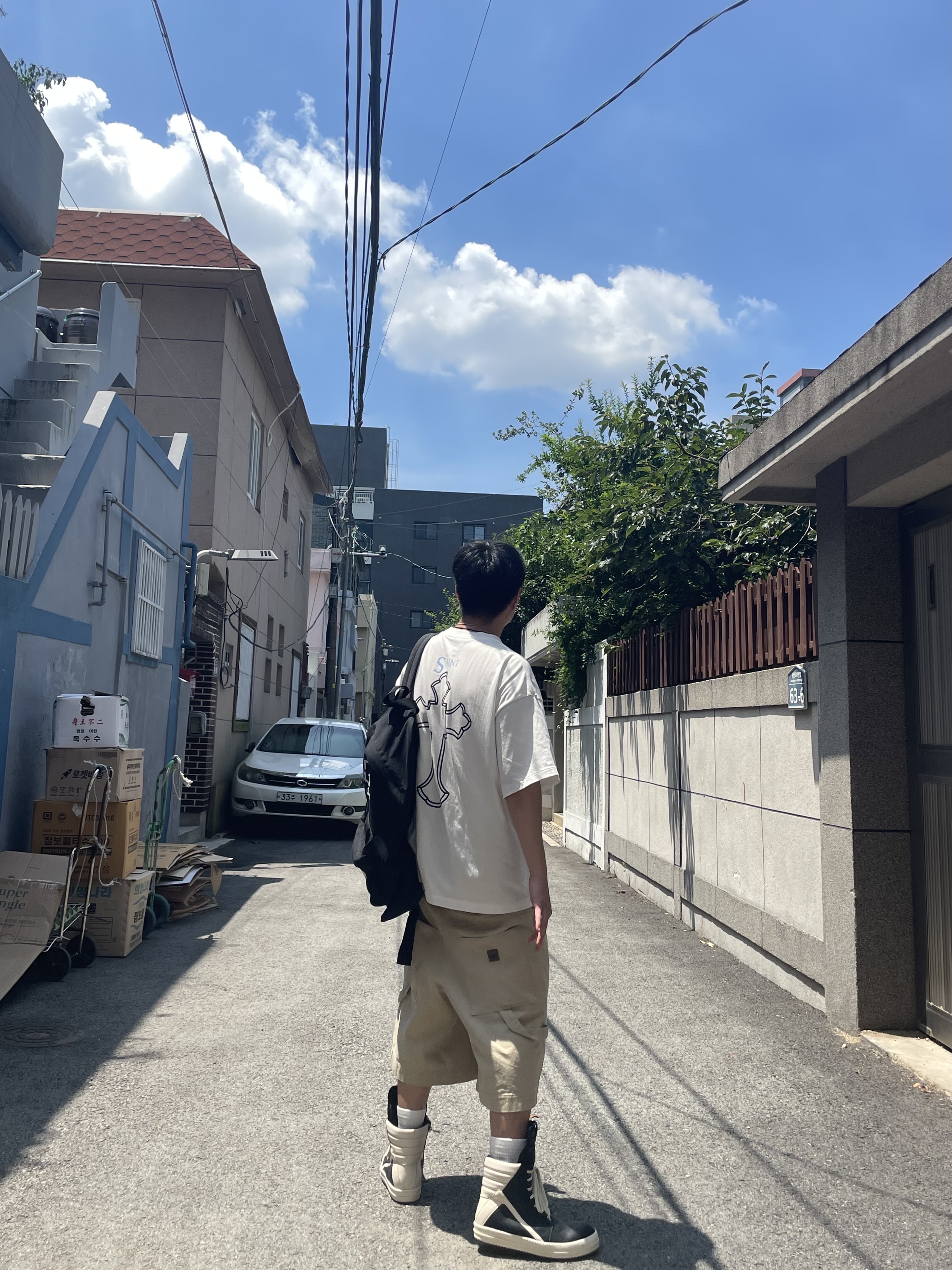 Saint Mxxxxxx x 2Pac S/S T-Shirt White - 25SS, qAp VTG Work Pants Beige 착용 스타일 - 3