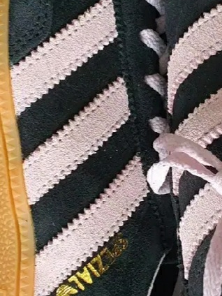 (W) Adidas Spezial Handball Core Black Clear Pink 착용 스타일
