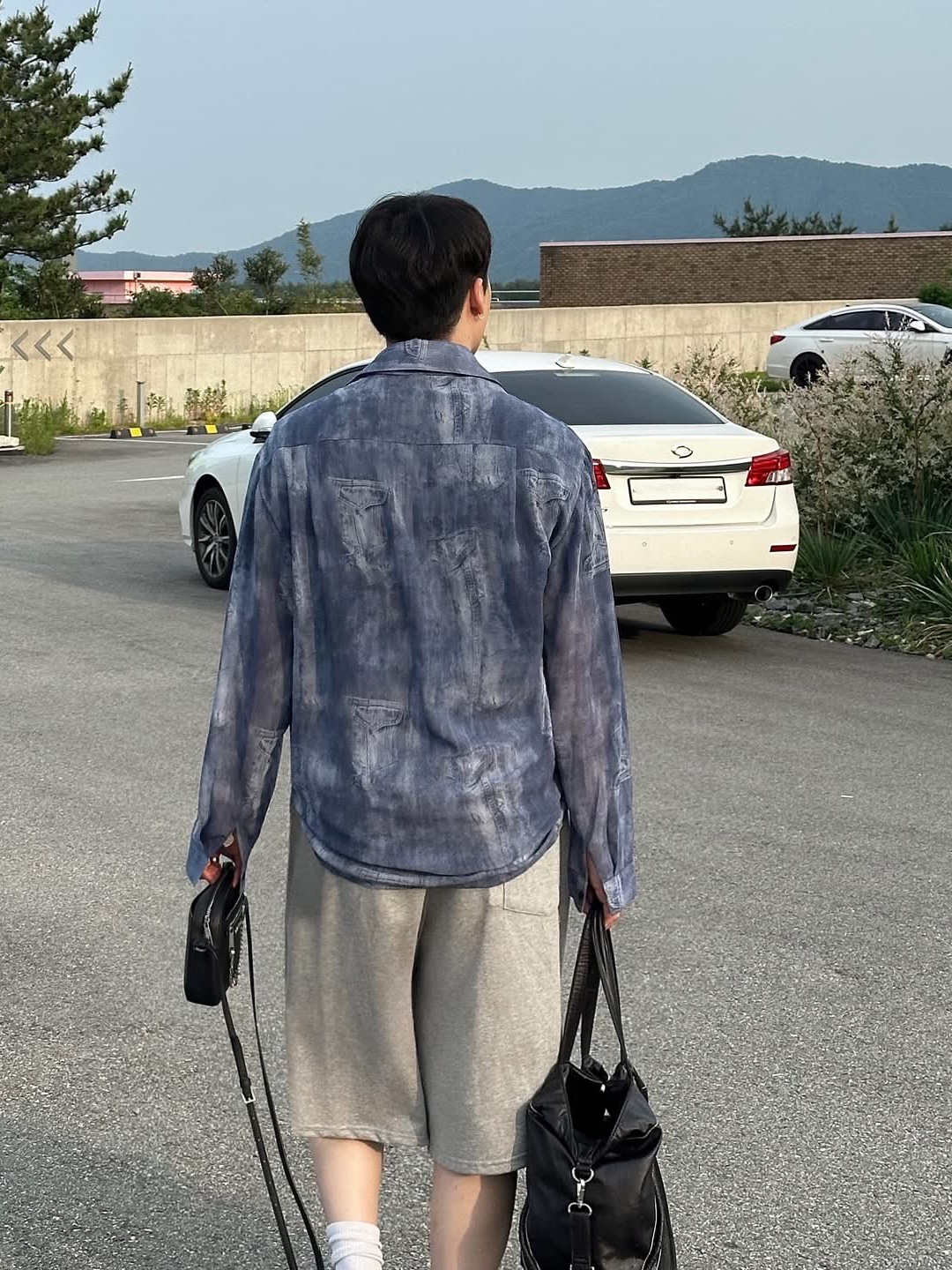 Matin Kim Big Coating Tote Bag Black, Nike Air Force 1 '07 Low Triple Black 착용 스타일 - 1