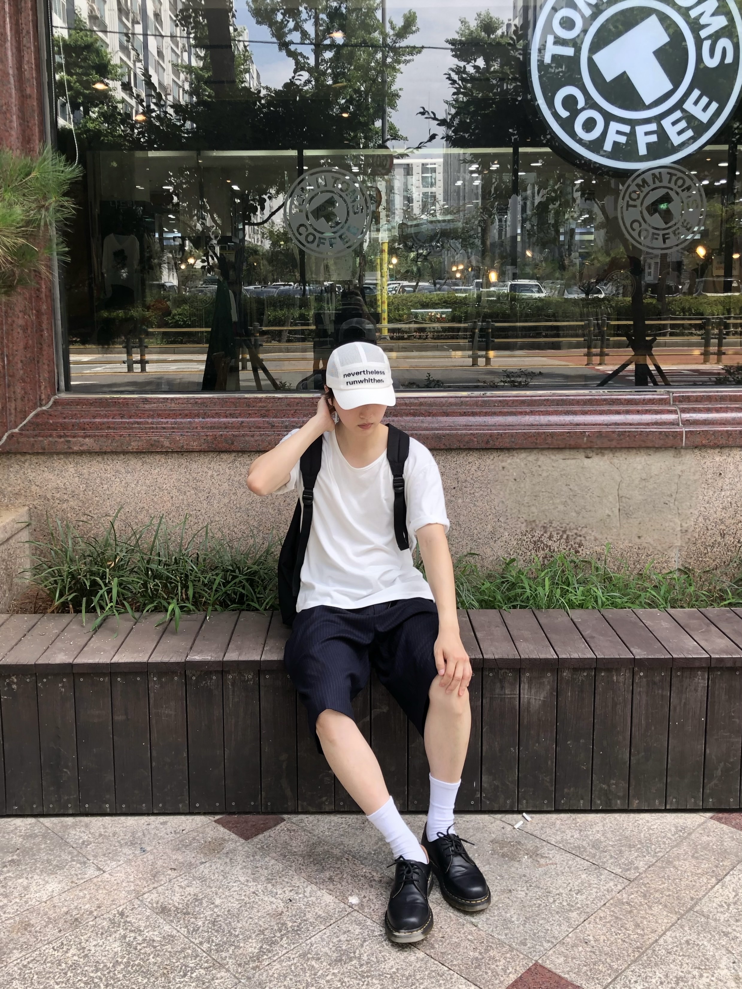 Dr. Martens 1461 Smooth Black, [KREAM 단독] runwhither Mesh Cap Ivory 착용 스타일 - 2