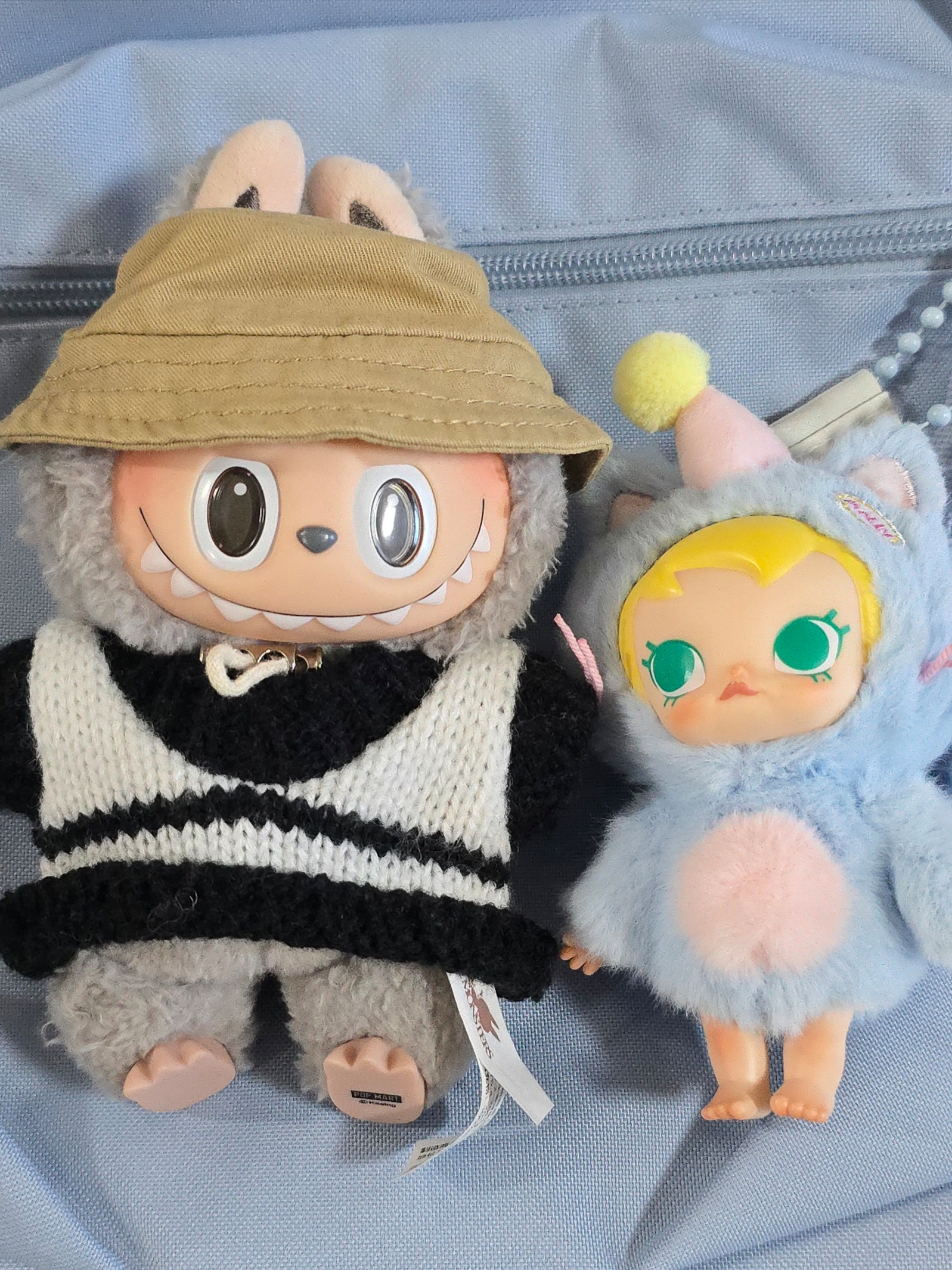 Pop Mart Baby Molly Pocket Friends Series Vinyl Plush Pendant Feeling Blue (Opened Case), Jansport Draw Sack Blue Dusk 착용 스타일 - 3