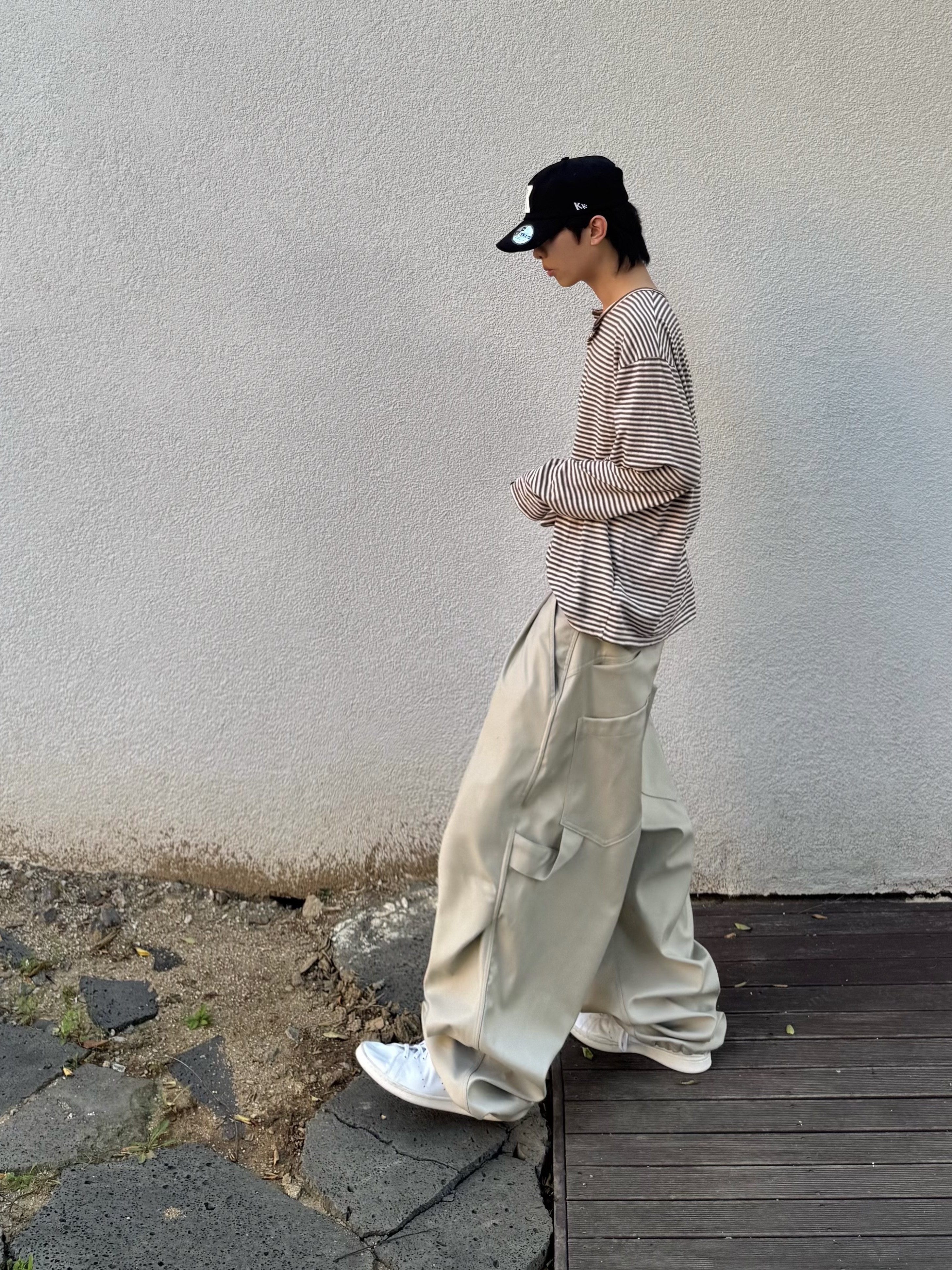 [KREAM 단독] Kamien x KOIN SEOUL K Logo Ball Cap Black, [예약 배송] Kamien x KOIN SEOUL 247 All Day Slacks Beige 착용 스타일 - 4