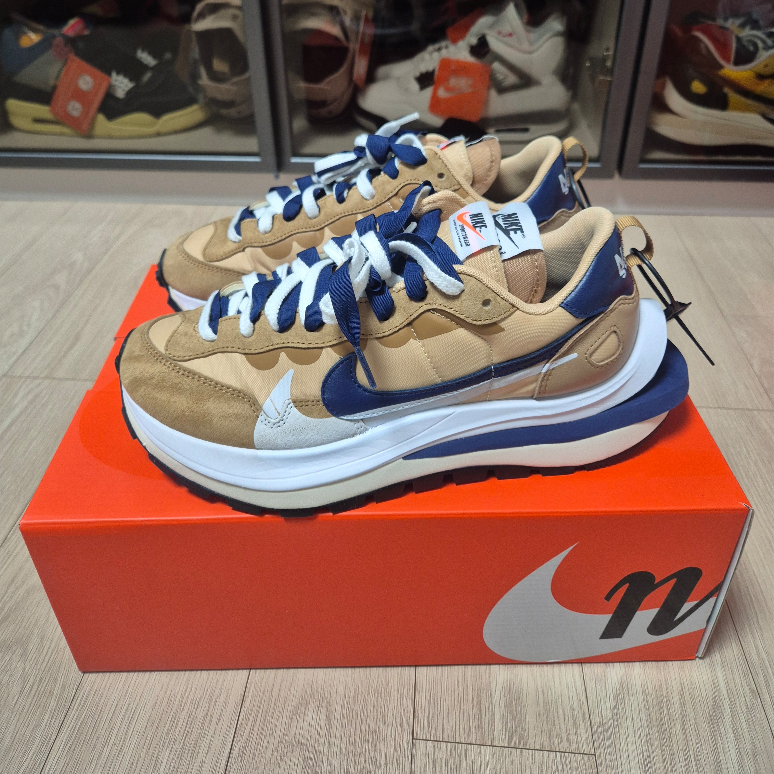 Nike x Sacai VaporWaffle Sesame and Blue Void, Nike x Sacai VaporWaffle Black White 착용 스타일 - 3