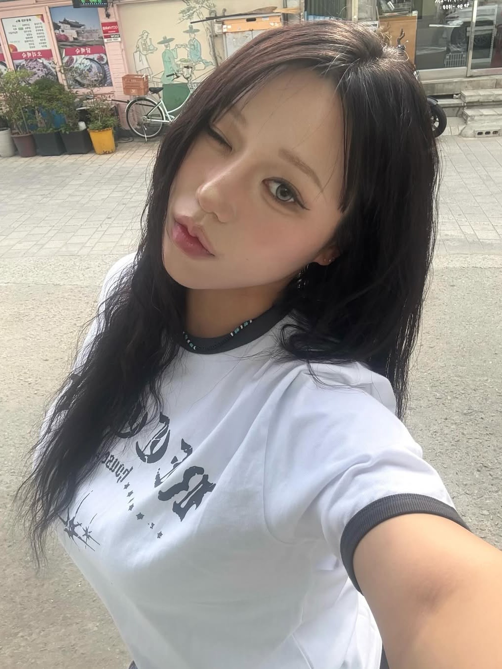SLOW RECORD HOUSE Unisex RECORD Ringer Tee White 착용 스타일 - 3