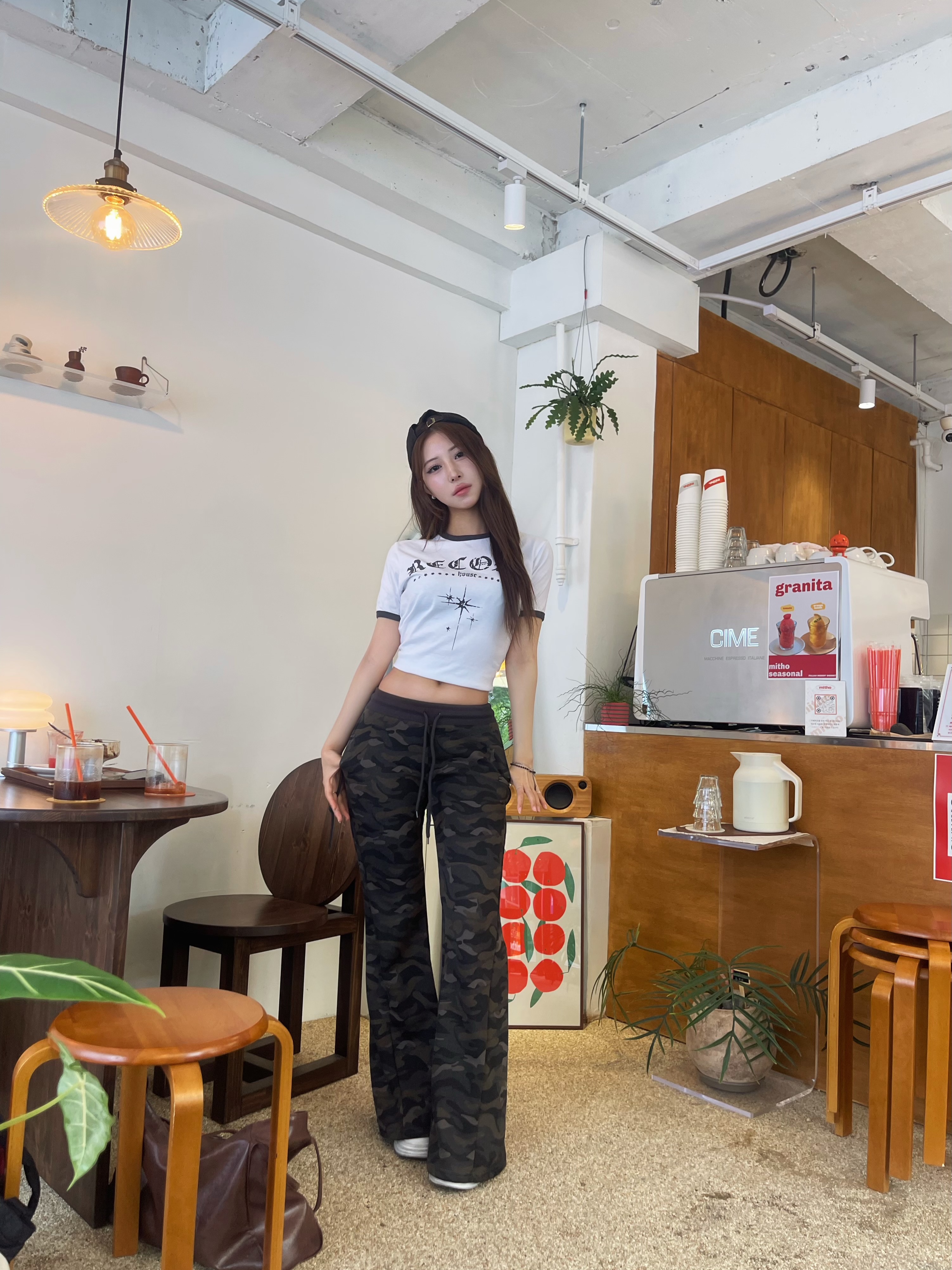 SLOW RECORD HOUSE Unisex RECORD Ringer Tee White 착용 스타일 - 2
