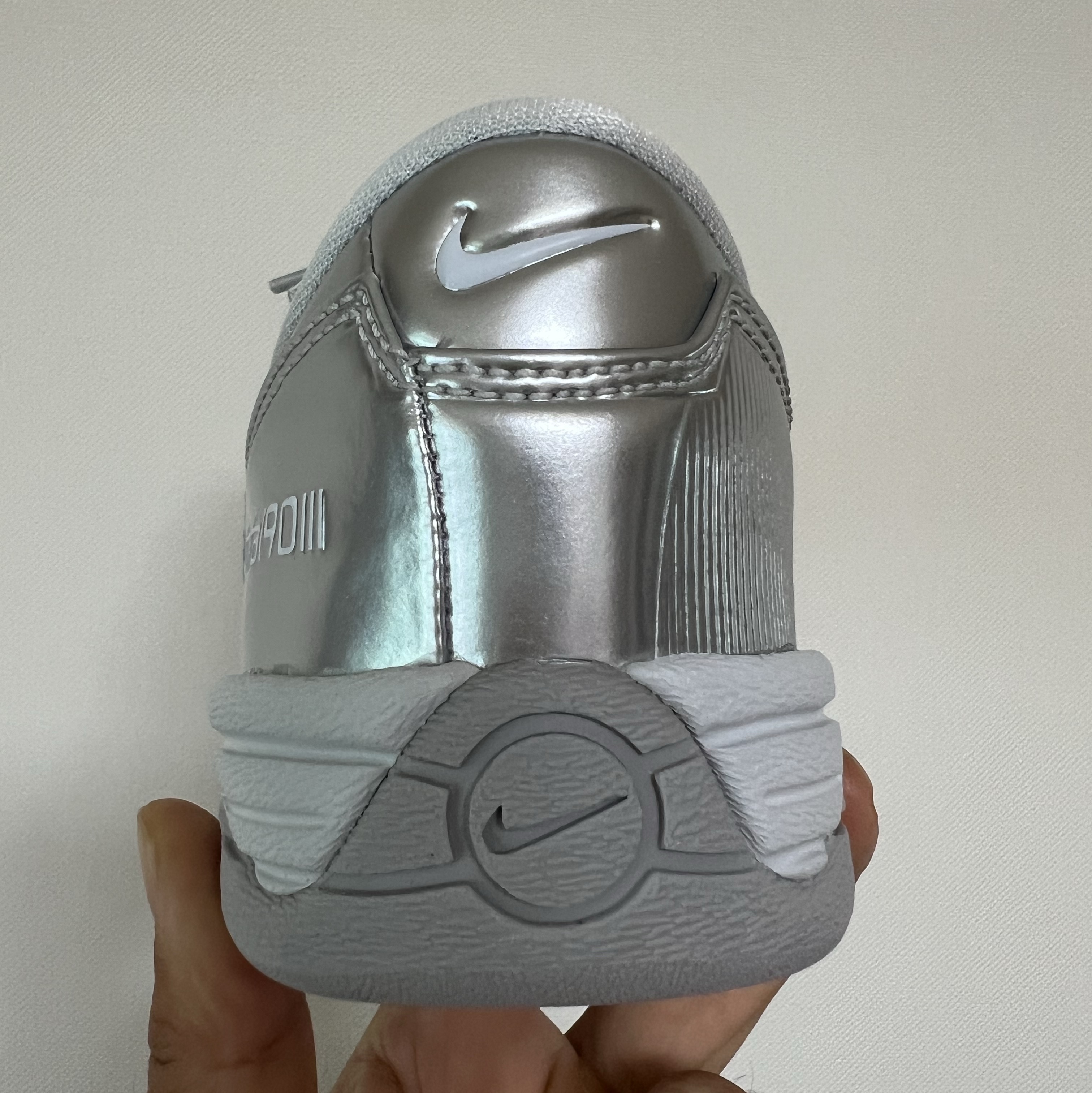 (W) Nike Total 90 III SP Metallic Platinum White 착용 스타일 - 3