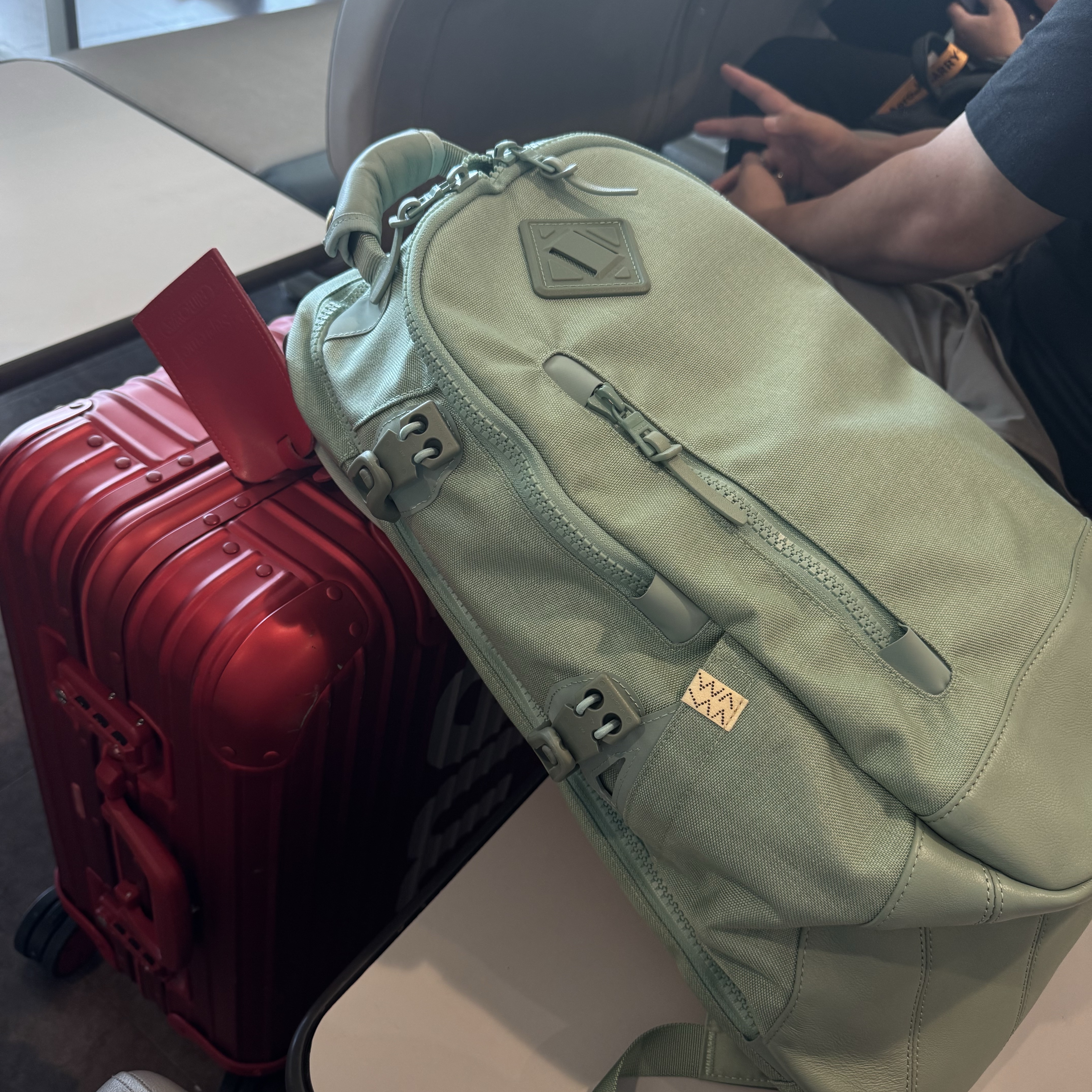 Visvim Cordura 20L LT.Green, Supreme x Rimowa Topas Multiwheel Red 45L - 18SS 착용 스타일