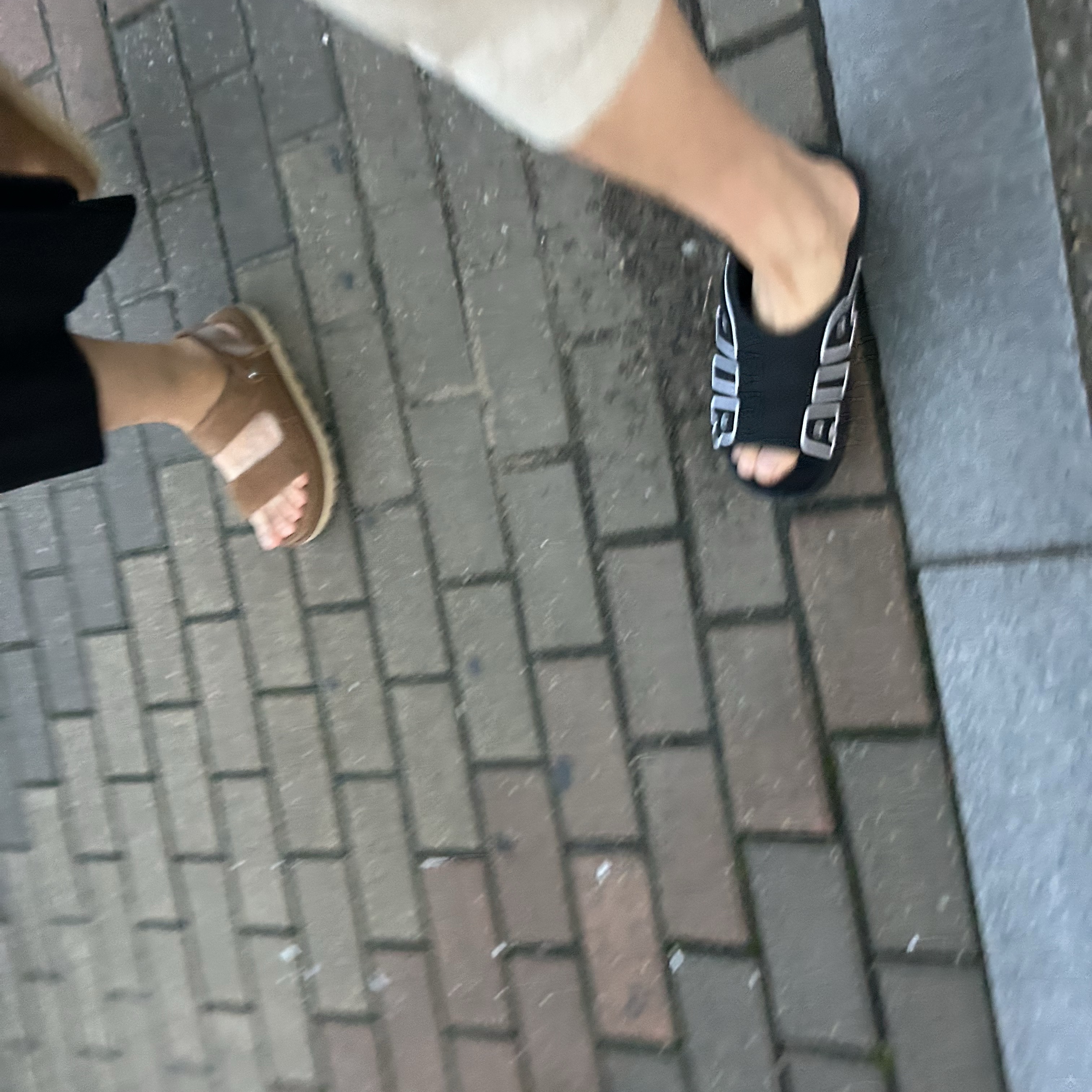 Nike Air More Uptempo Slide Black White 착용 스타일