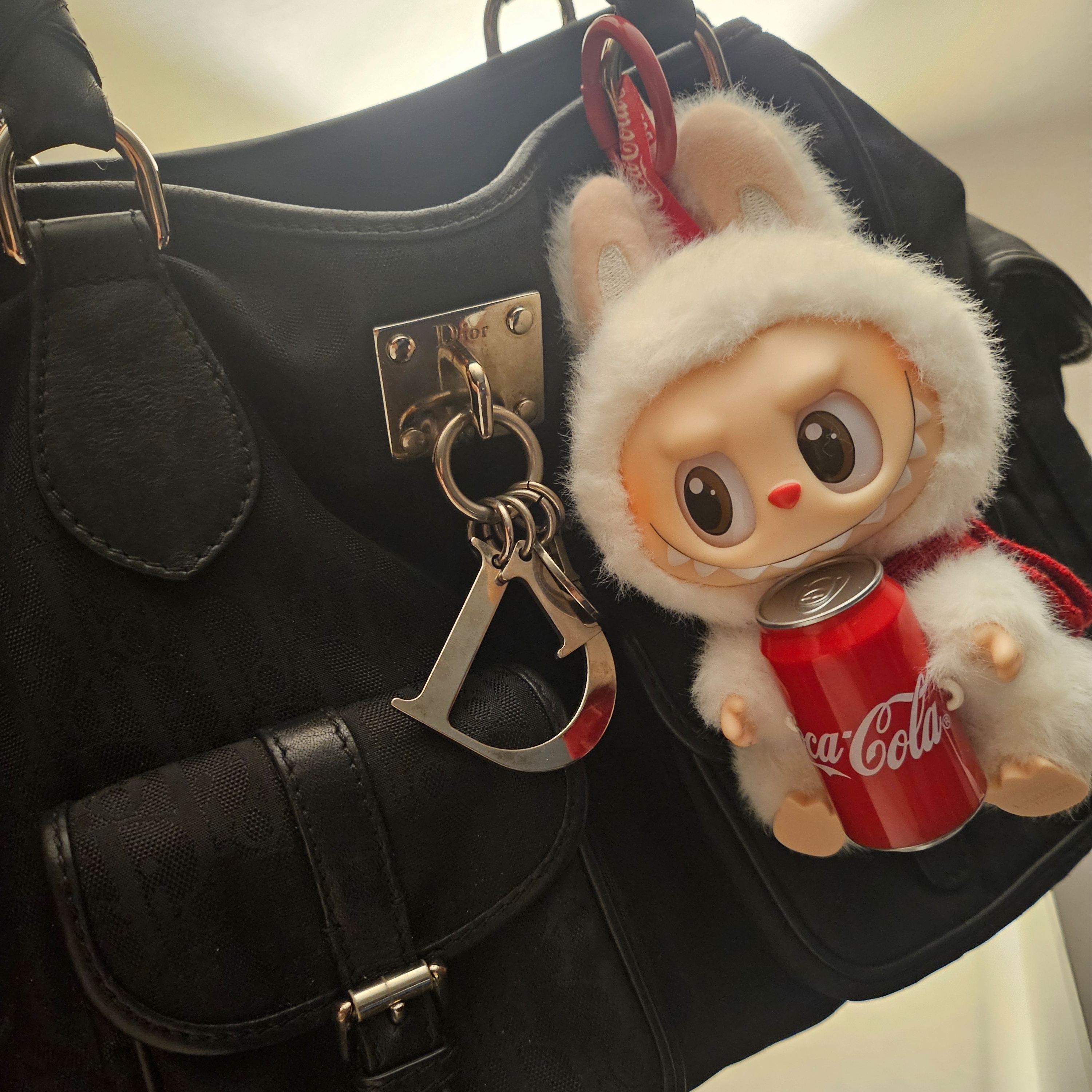 Pop Mart Labubu Coca Cola Series Happy Factor Keyring (Opened Case) 착용 스타일