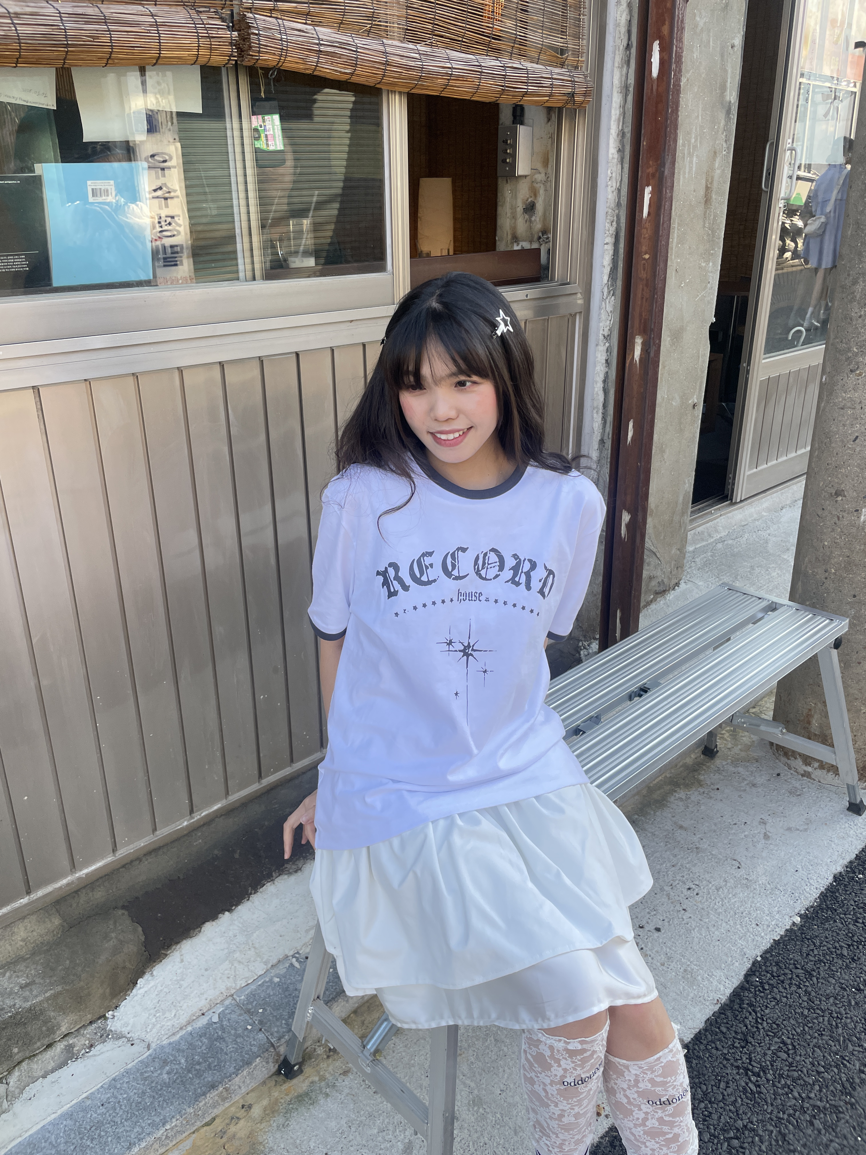 SLOW RECORD HOUSE Unisex RECORD Ringer Tee White 착용 스타일 - 1