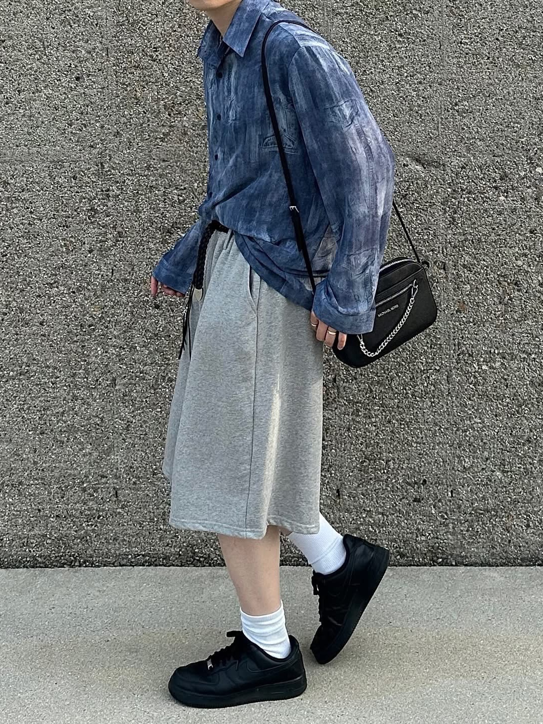 Matin Kim Big Coating Tote Bag Black, Nike Air Force 1 '07 Low Triple Black 착용 스타일 - 7