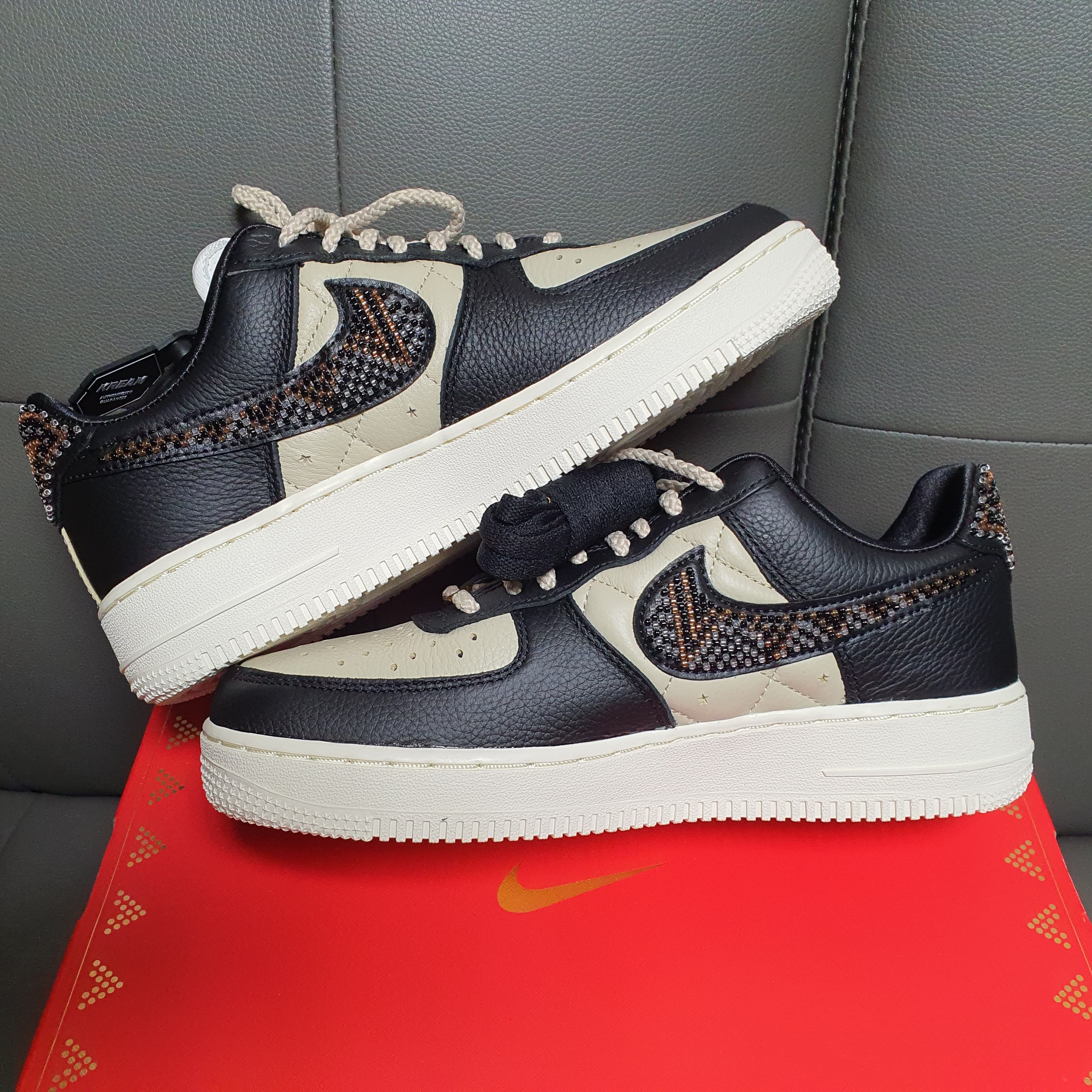 (W) Nike x Premium Goods Air Force 1 Low Black Sand 착용 스타일