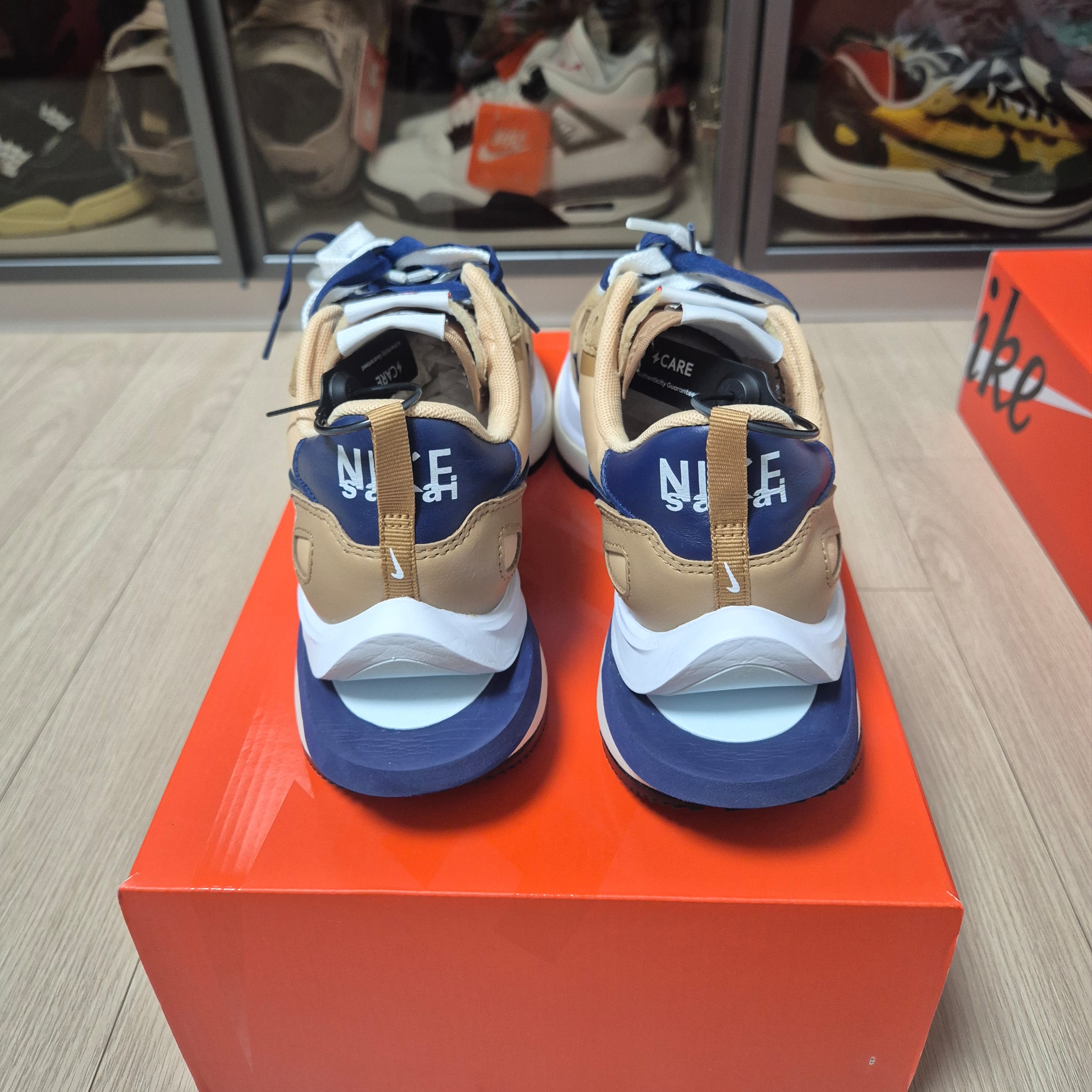 Nike x Sacai VaporWaffle Sesame and Blue Void, Nike x Sacai VaporWaffle Black White 착용 스타일 - 4