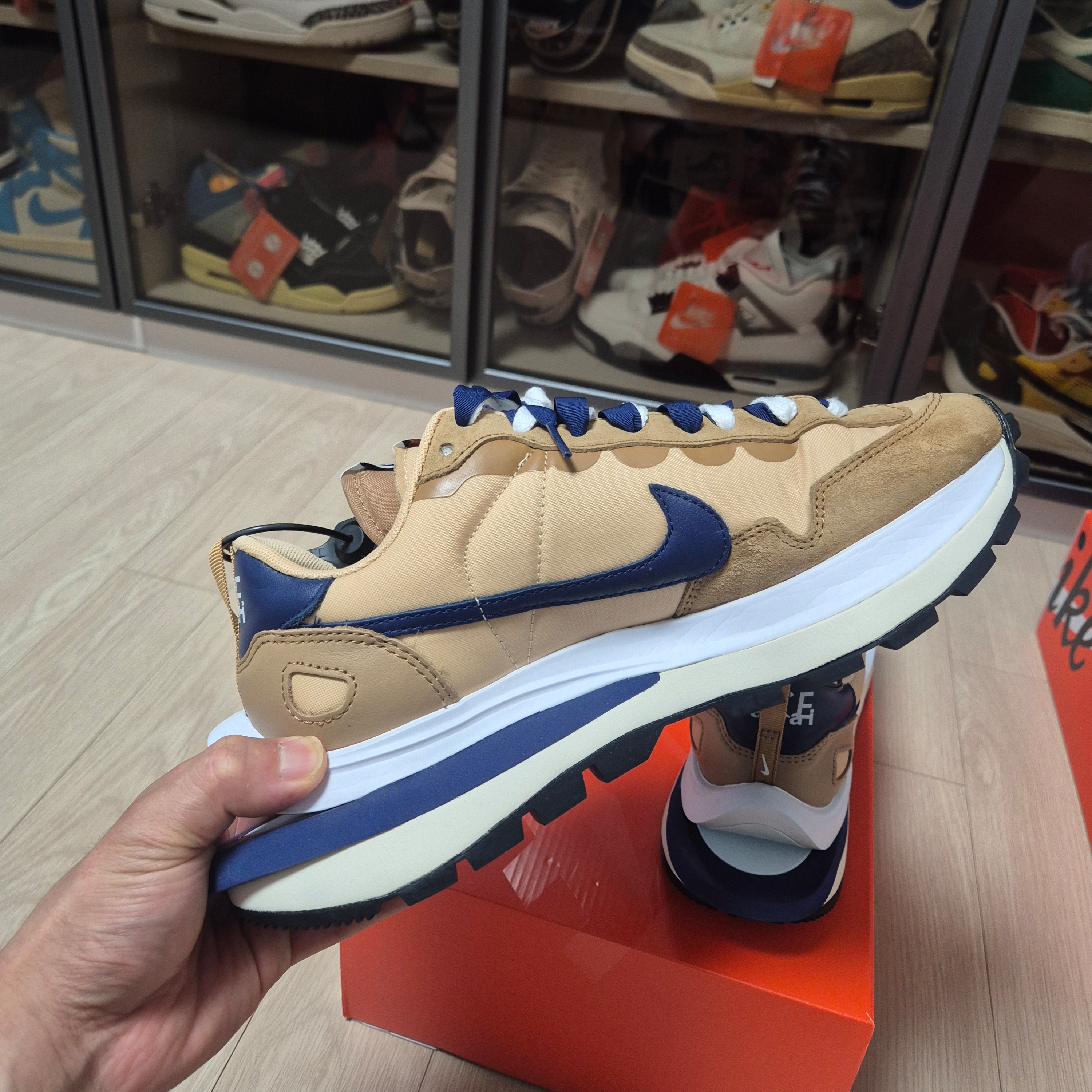 Nike x Sacai VaporWaffle Sesame and Blue Void, Nike x Sacai VaporWaffle Black White 착용 스타일 - 5