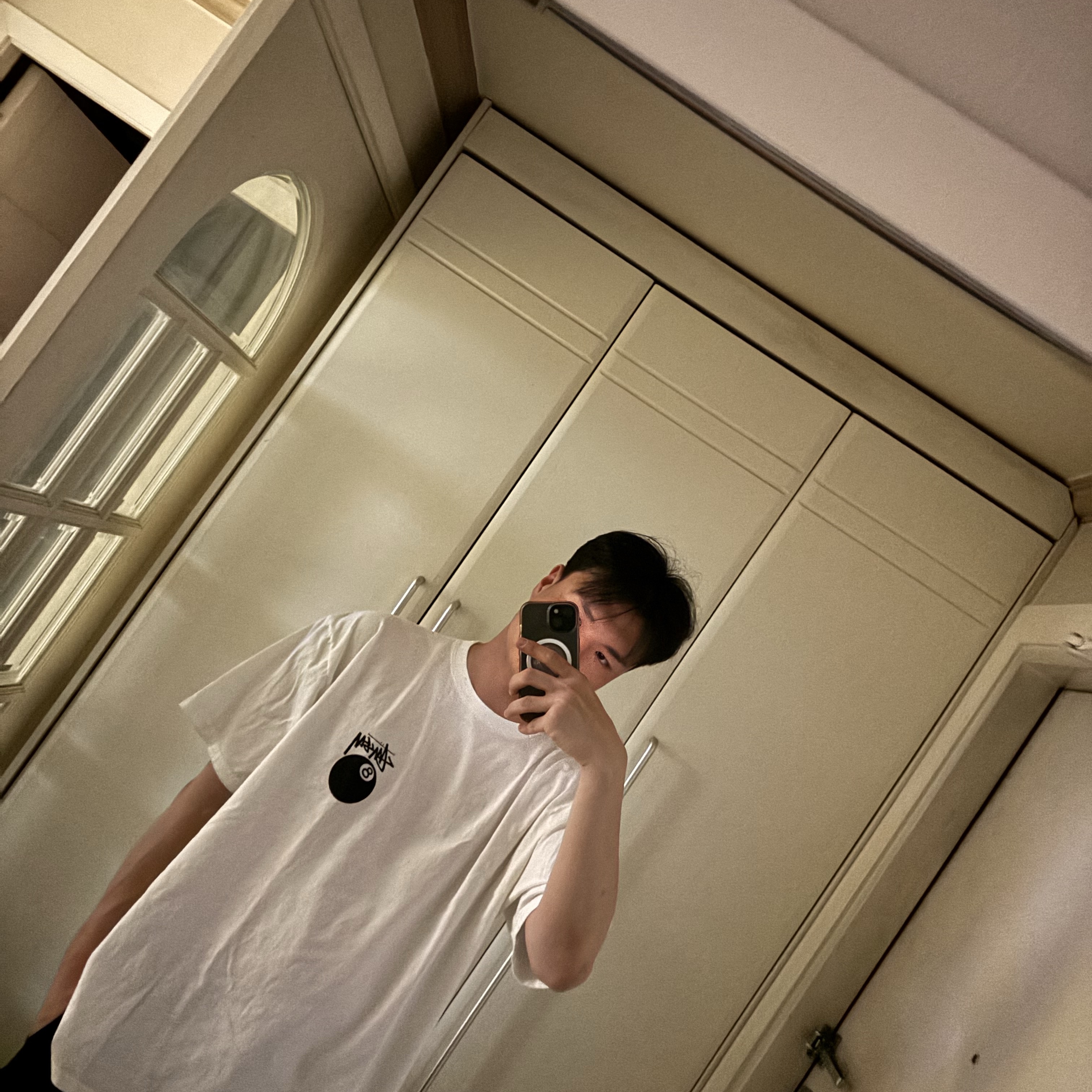 Stussy 8 Ball Pigment Dyed T-Shirt Natural 착용 스타일
