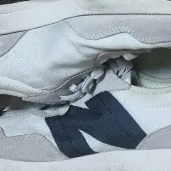 New Balance 327 White Black 착용 스타일
