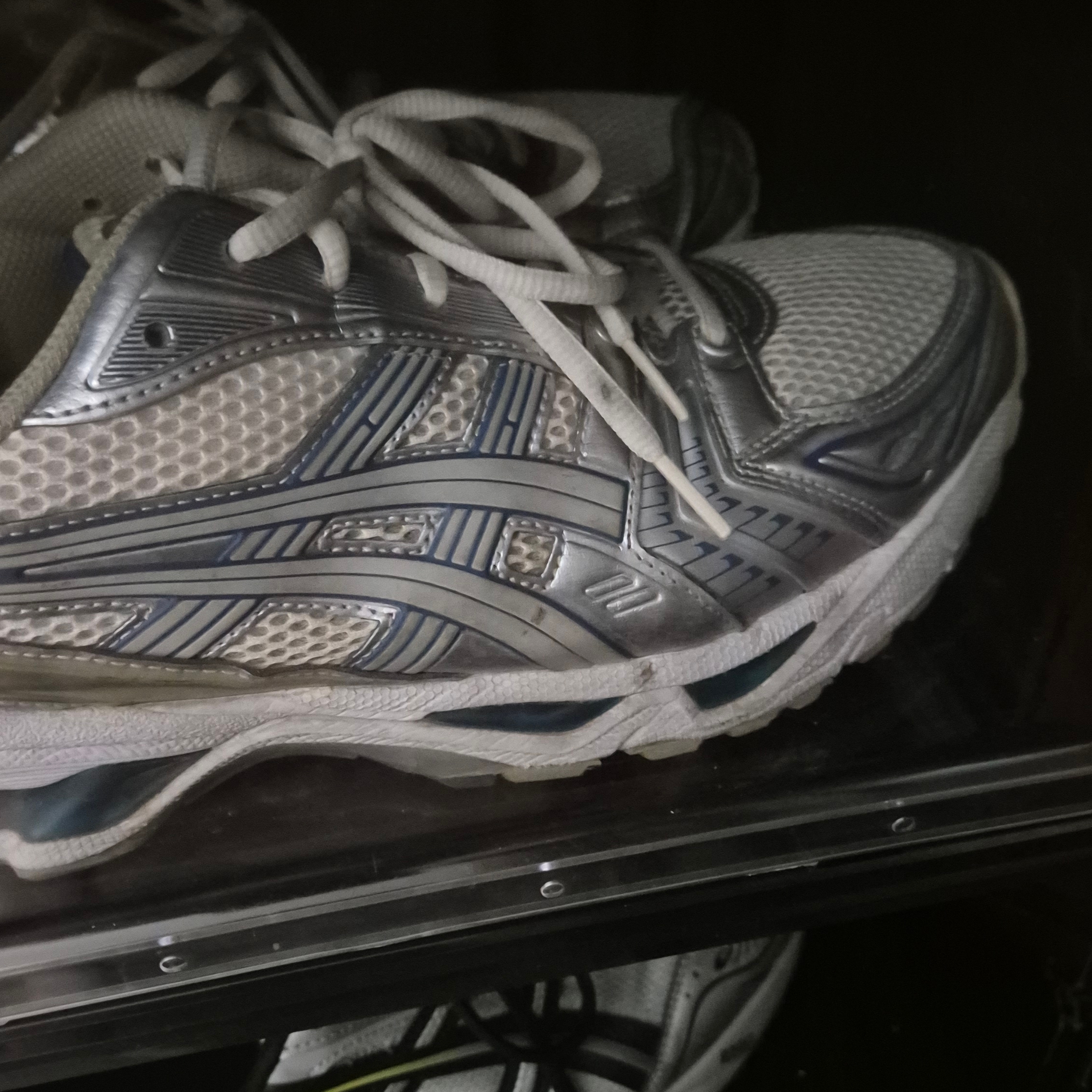Asics Gel-Kayano 14 Cream Pure Silver 착용 스타일
