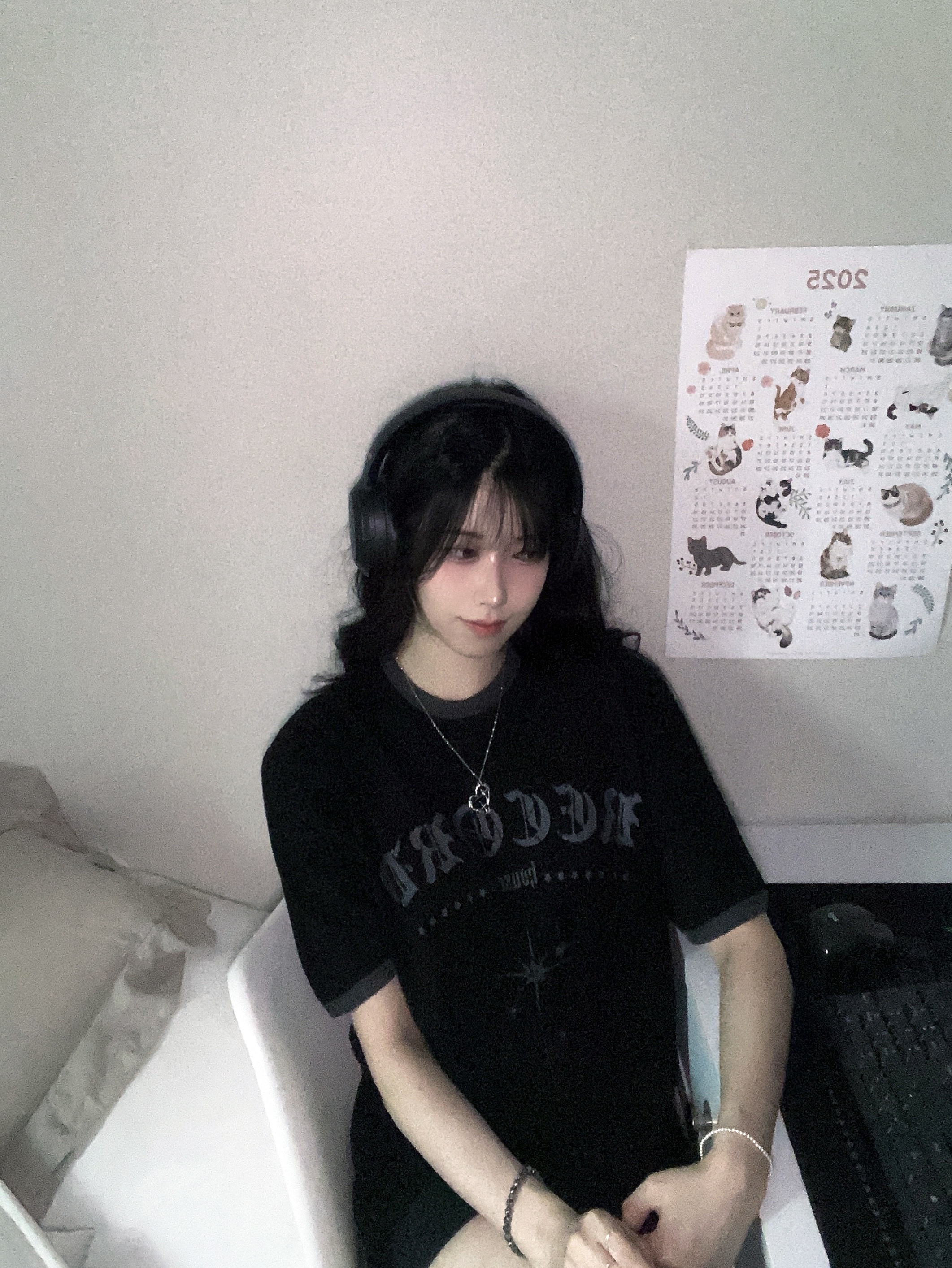 SLOW RECORD HOUSE Unisex RECORD Ringer Tee Black 착용 스타일 - 1