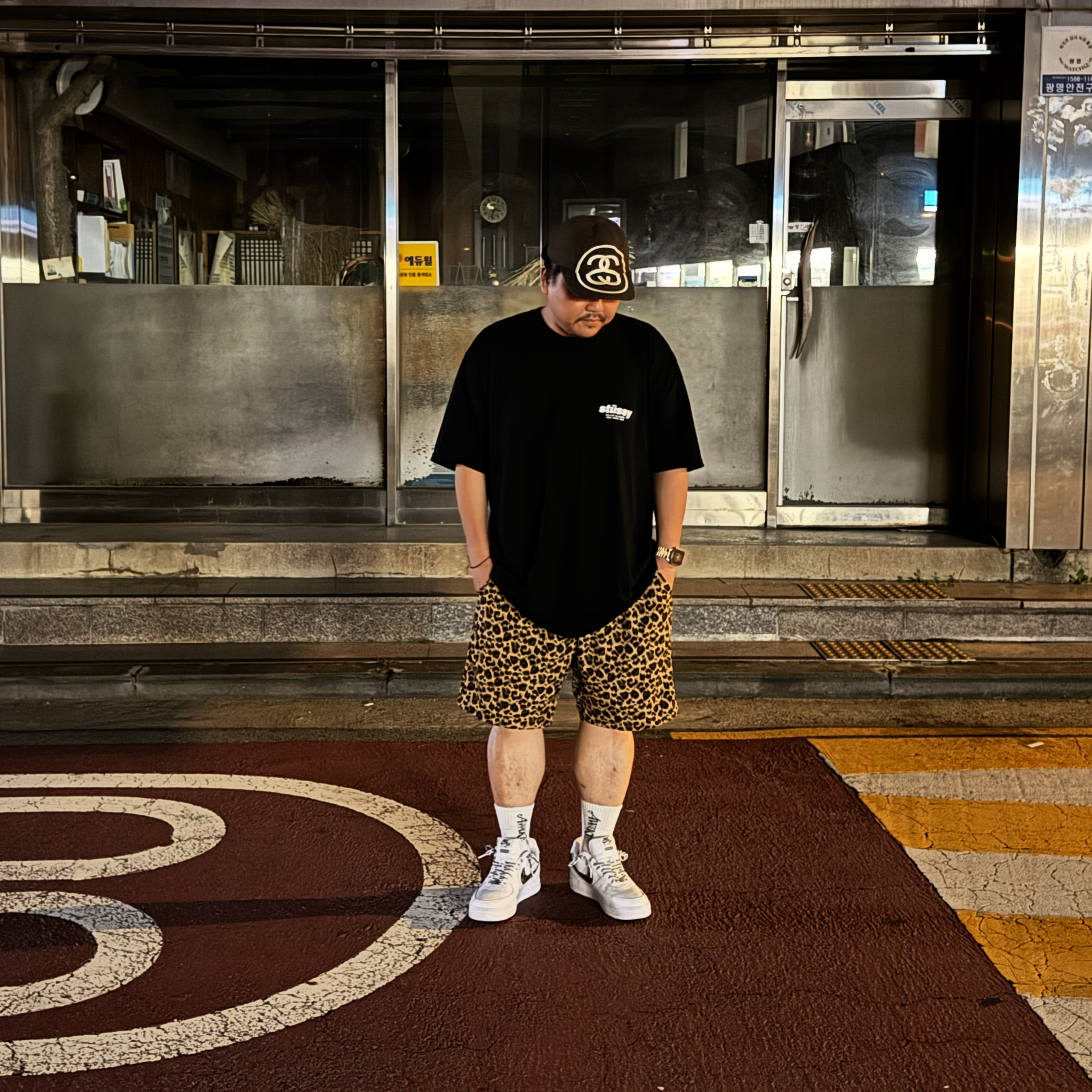 Stussy Rollers T-Shirt Black, Nike x Supreme x GOODENOUGH Air Force 1 Low White - 25SS 착용 스타일