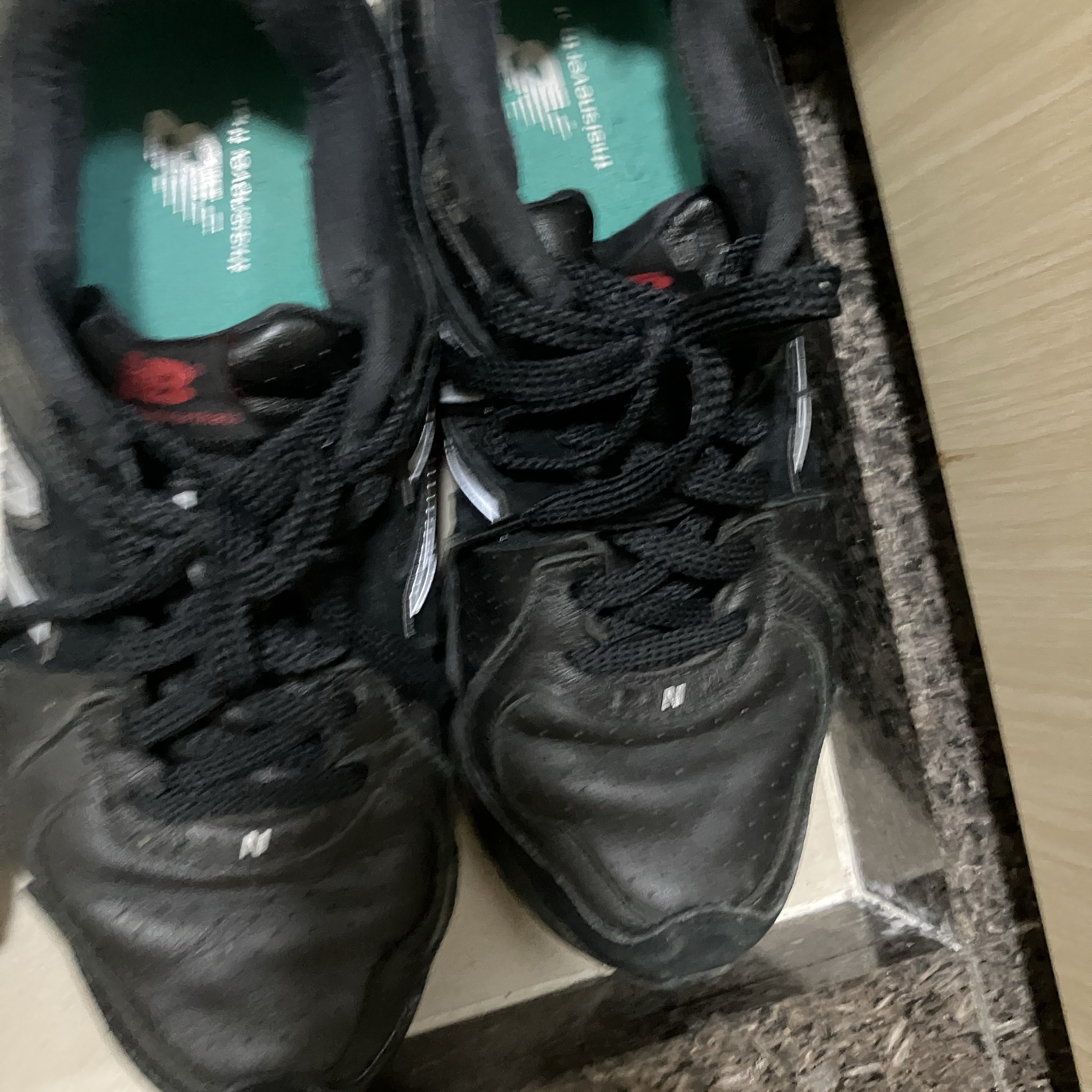 New Balance x Thisisneverthat 860v2 Black 착용 스타일